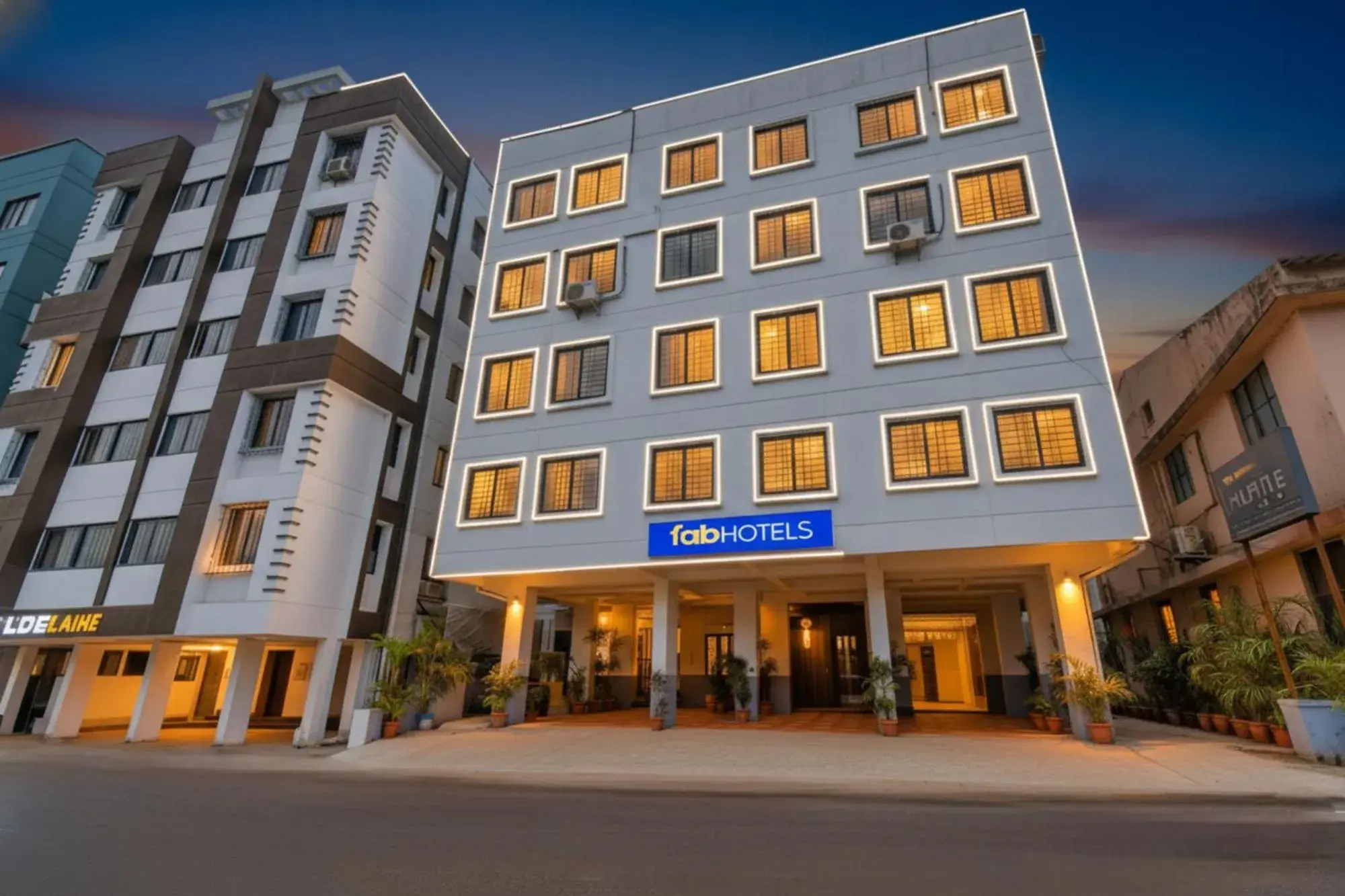 Property building in FabHotel White House - Nr Sinhagad speciality Hospital Property building in FabHotel White House - Nr Sinhagad speciality Hospital