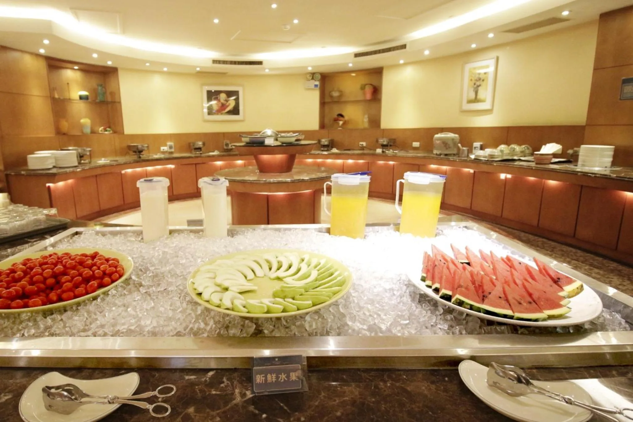 Restaurant/places to eat in Hotel Avenue