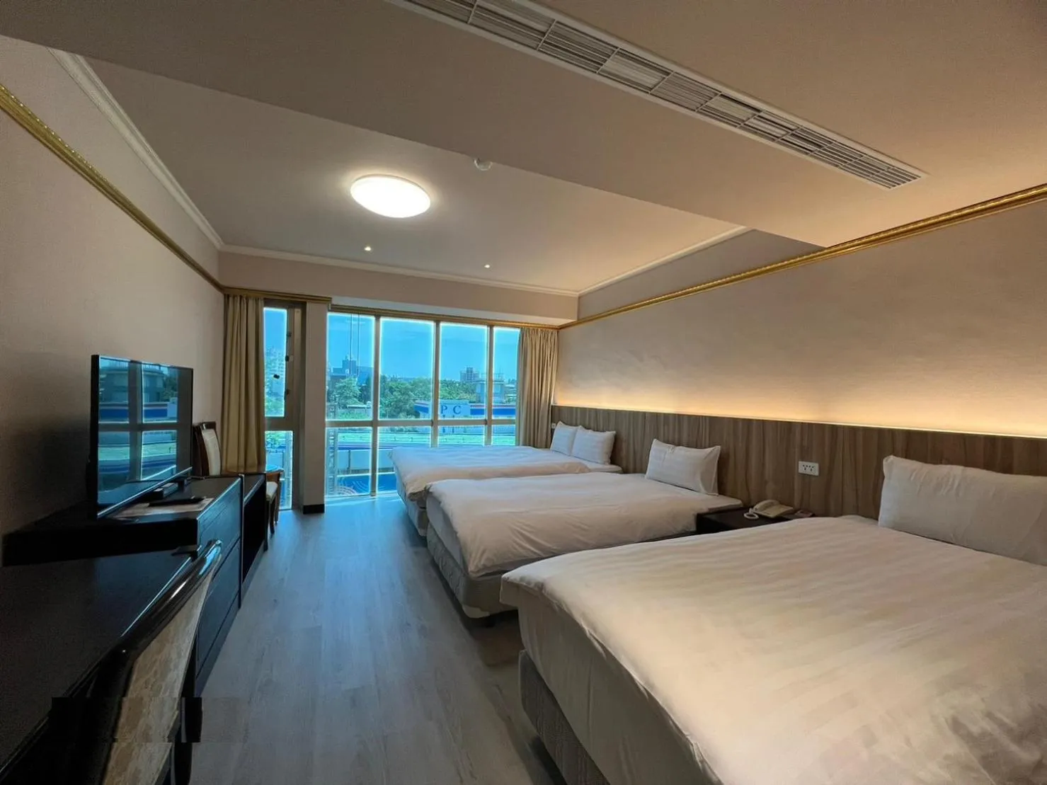 Bedroom, Bed in Hotel Avenue