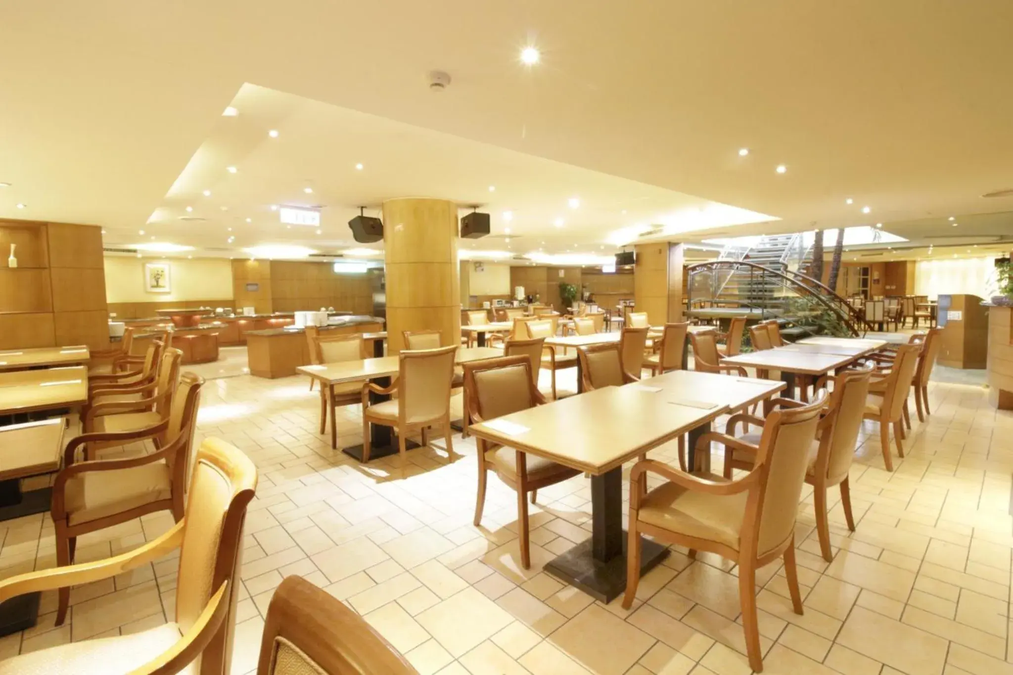 Restaurant/places to eat in Hotel Avenue Restaurant/places to eat in Hotel Avenue