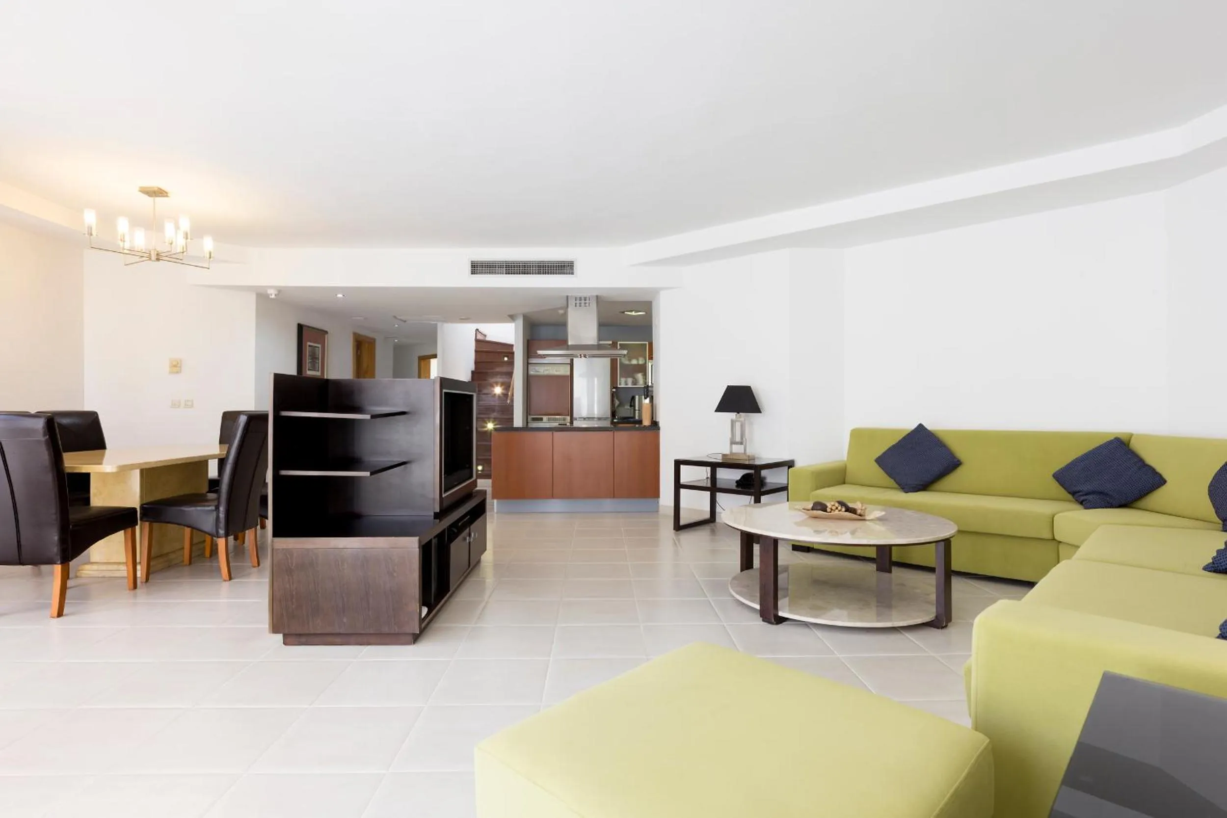 Kitchen or kitchenette, Seating Area in Atlas Suites Tenerife by EnjoyaHome