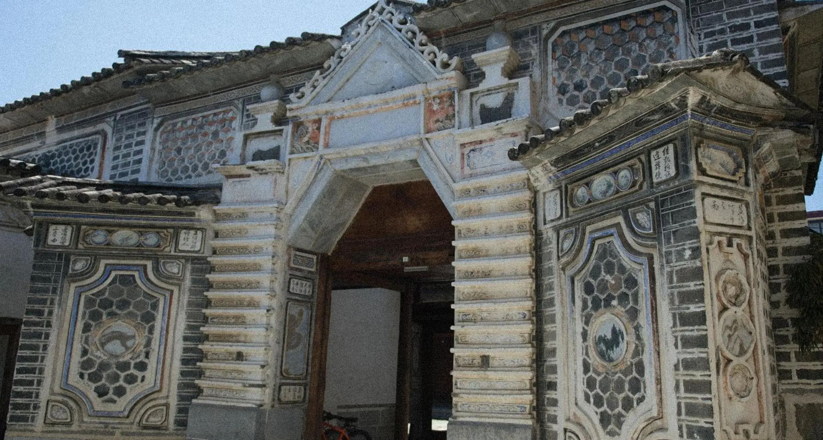 Facade/entrance in Dali Sky Valley Heritage Boutique Hotel Facade/entrance in Dali Sky Valley Heritage Boutique Hotel