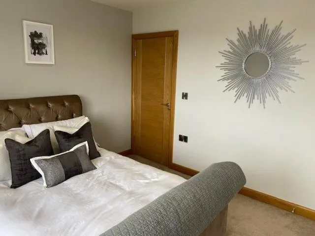 Photo of the whole room in Seren Las, Tenby