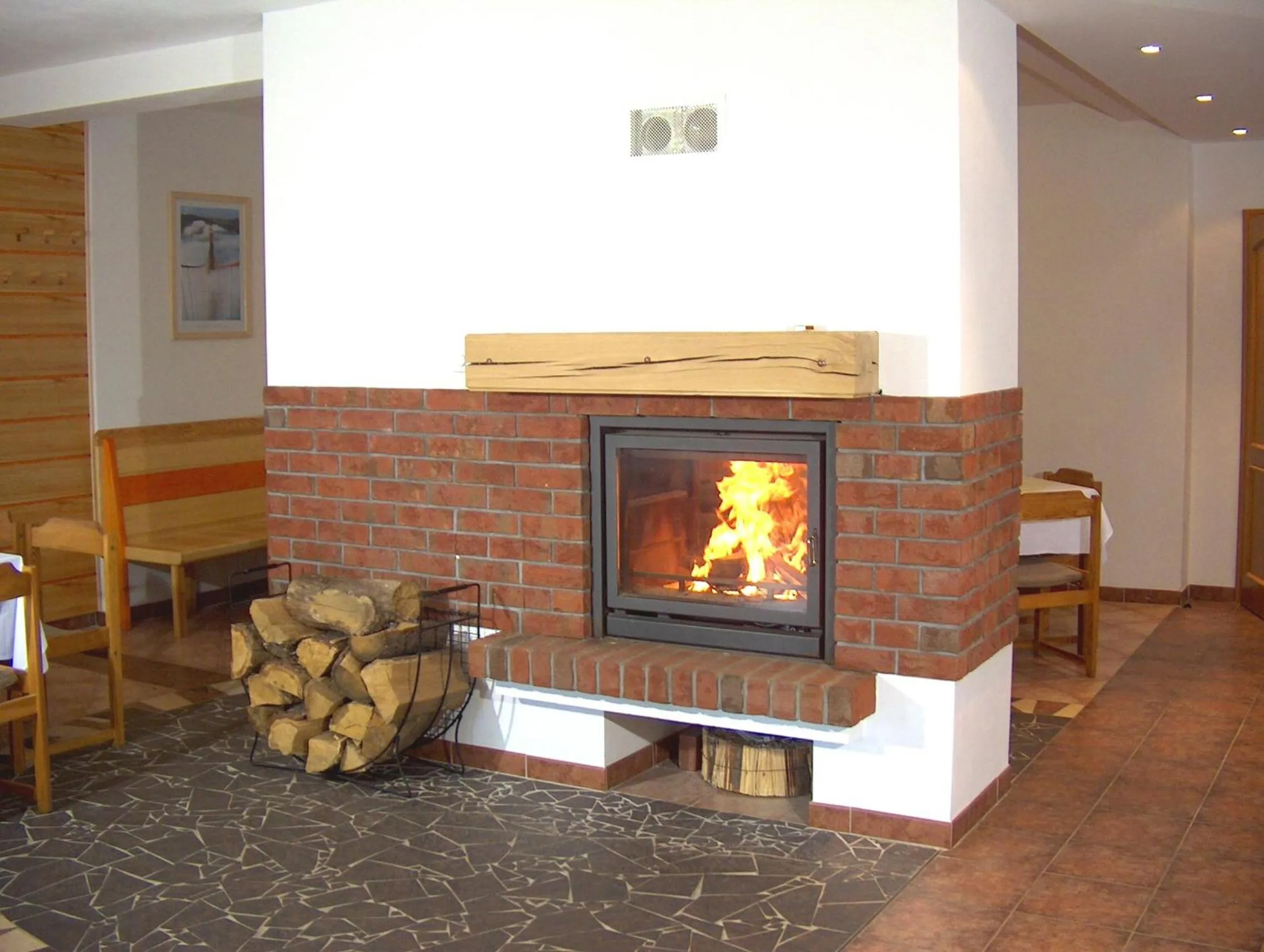 Restaurant/places to eat in Hotel Helena