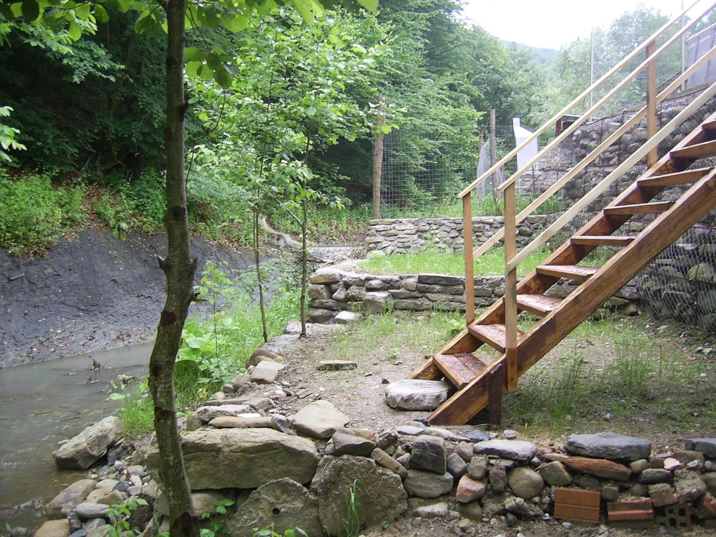 Garden in Pensiunea Iasmina si Pescarul