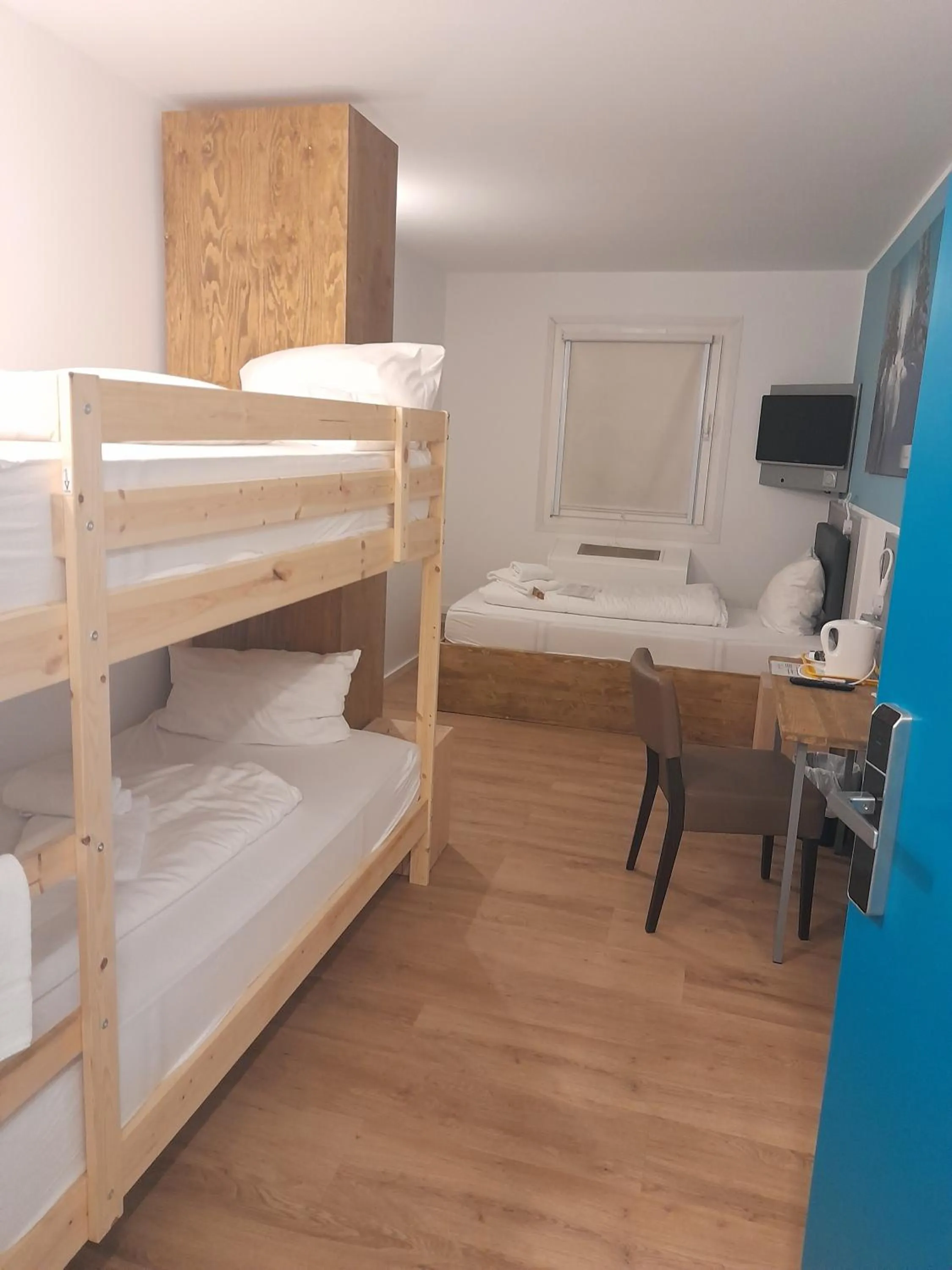 Bed in T3 Budget Berlin Hennigsdorf