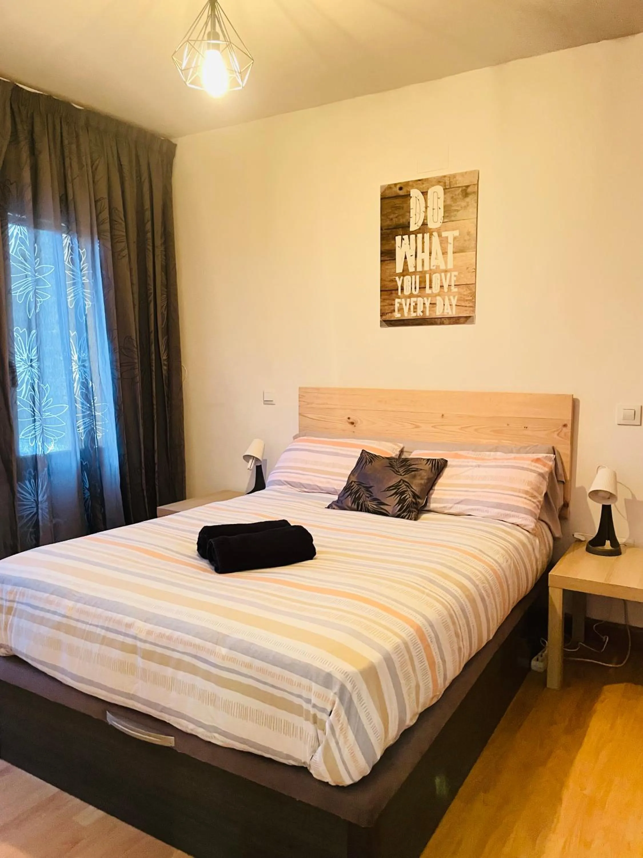 Photo of the whole room, Bed in La Marquesa de Vallespin .Patio.Centro ciudad.