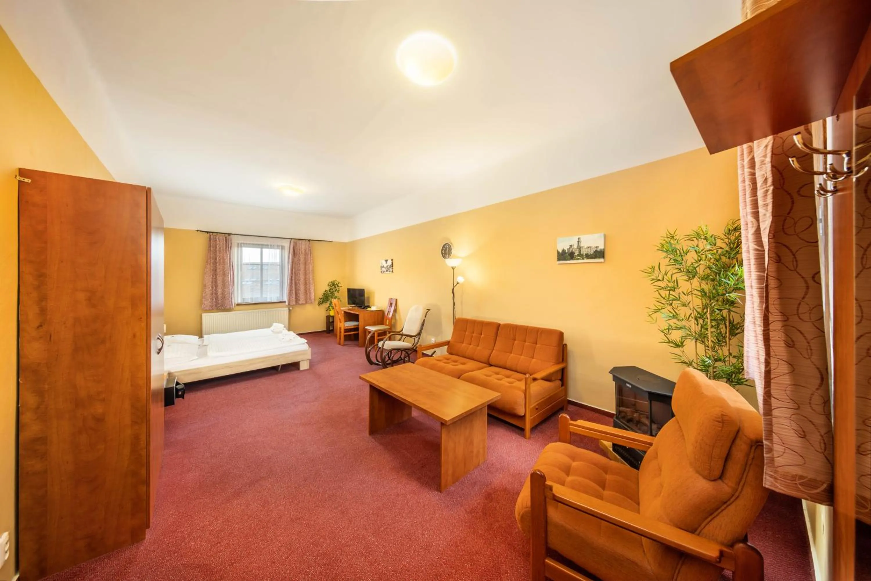 Living room, Bed in Záviš z Falkenštejna