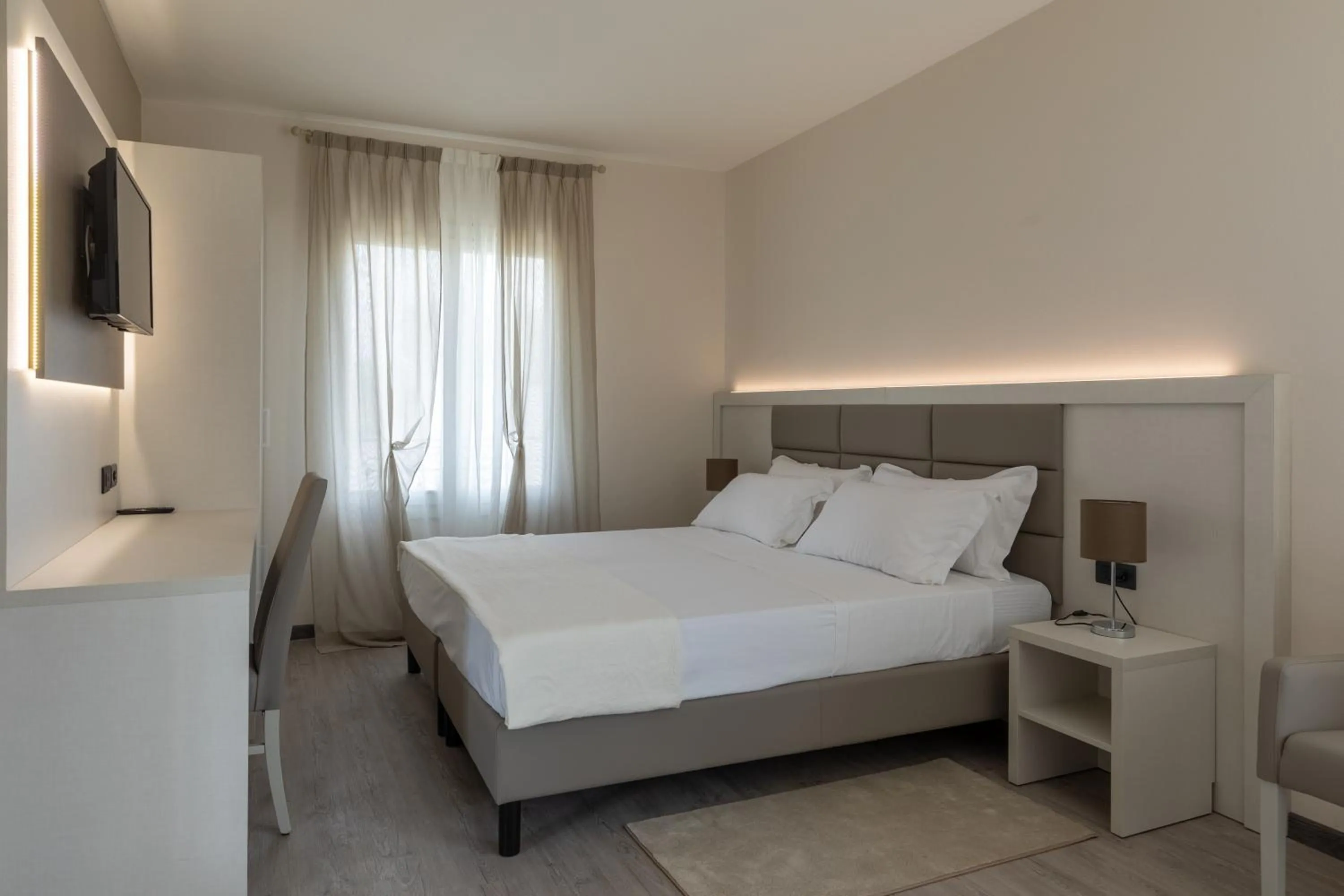 Photo of the whole room, Bed in Villa Petra