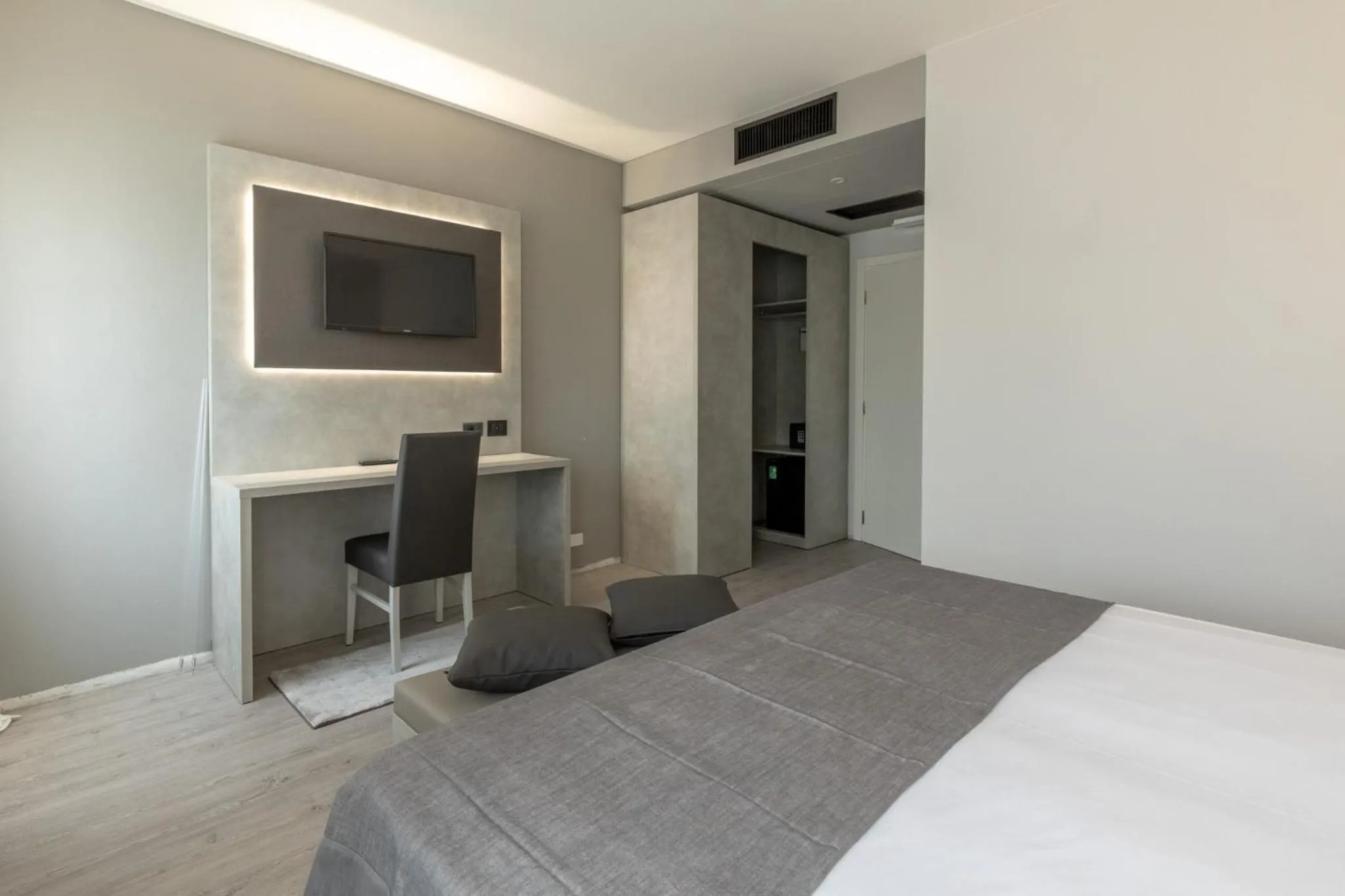 Photo of the whole room, Bed in Villa Petra