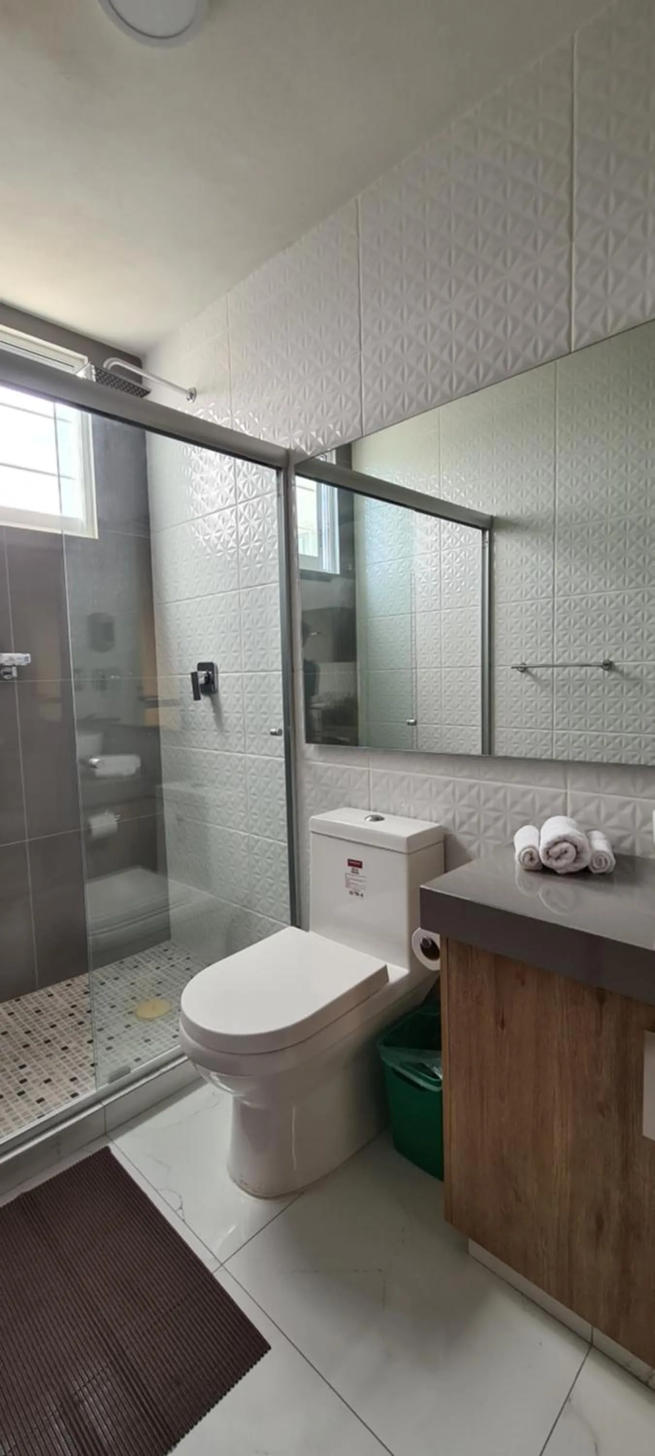 Shower in Penthouse con Roof Garden, experiencia sin igual.