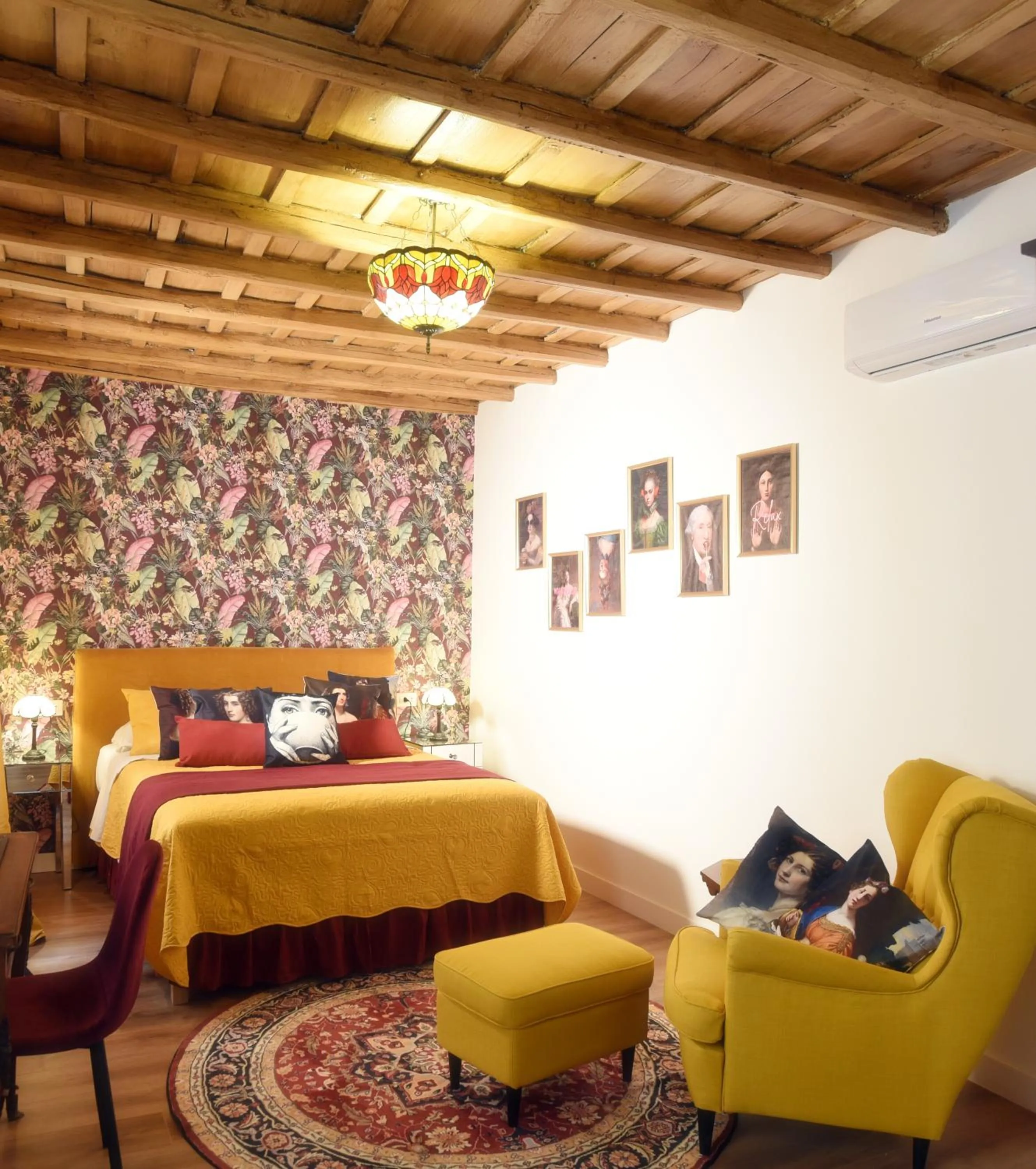 Bedroom, Bed in B&B Ventisei Scalini A Trastevere
