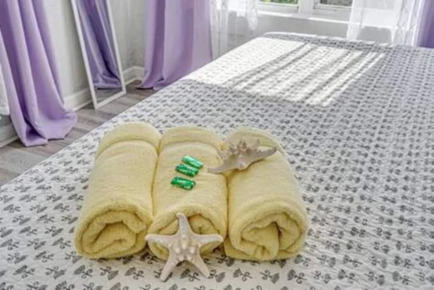 Bed in Olive Apart Unit 1 By Pmi