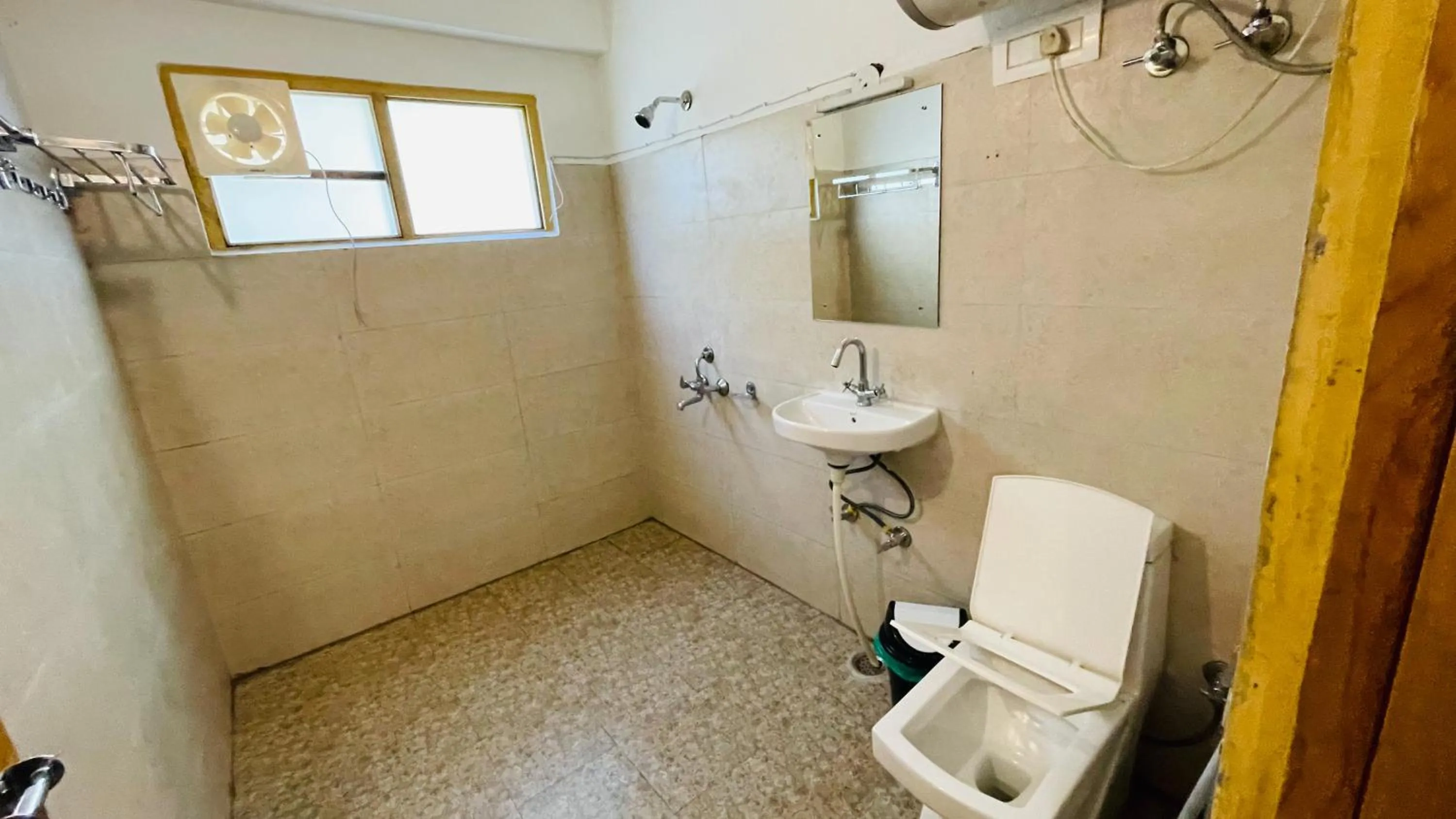 Shower in Madpackers Jibhi - Of Streamsides & Waterfalls