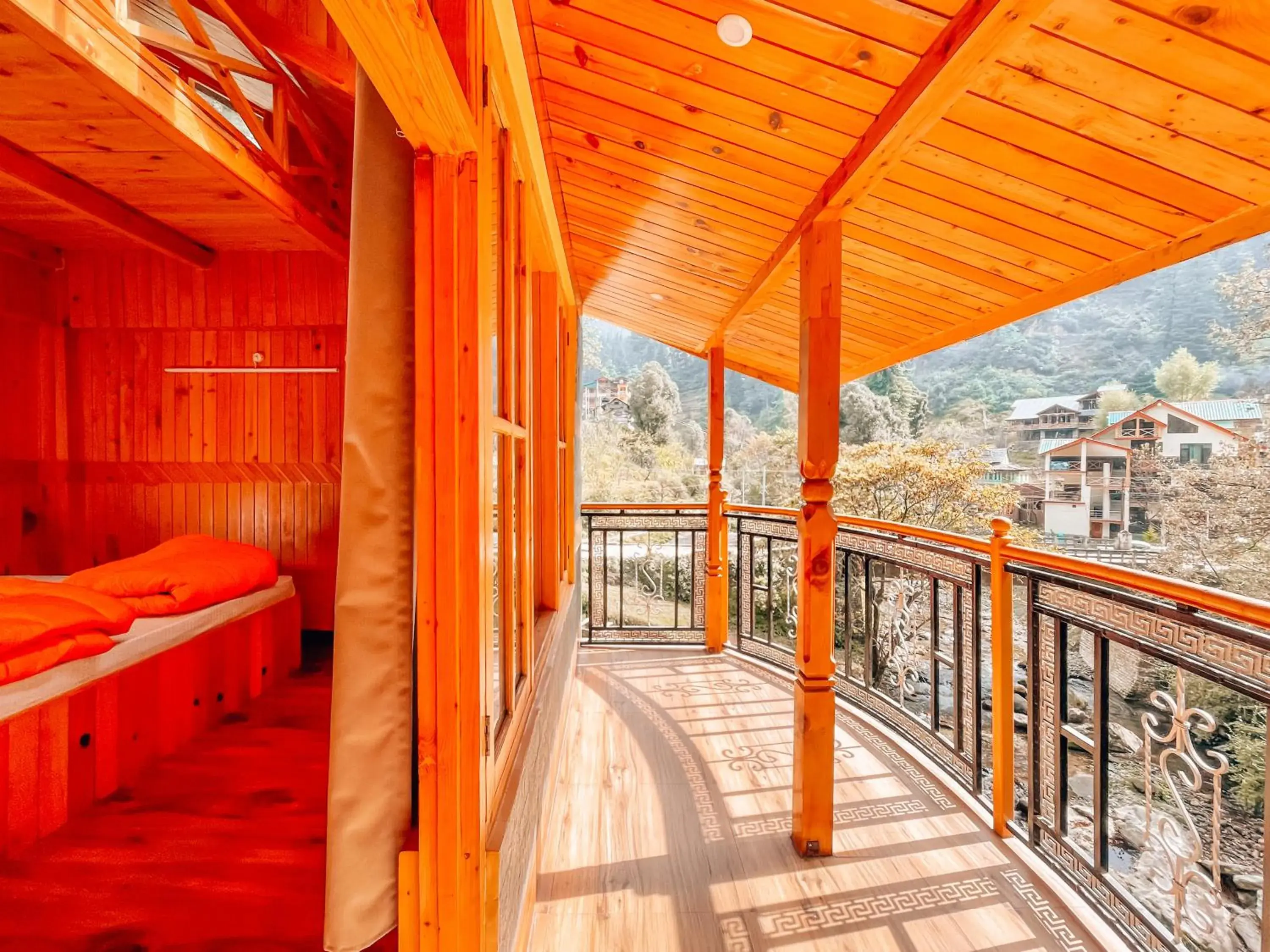 King Room with Lake View in Madpackers Jibhi - Of Streamsides & Waterfalls King Room with Lake View in Madpackers Jibhi - Of Streamsides & Waterfalls