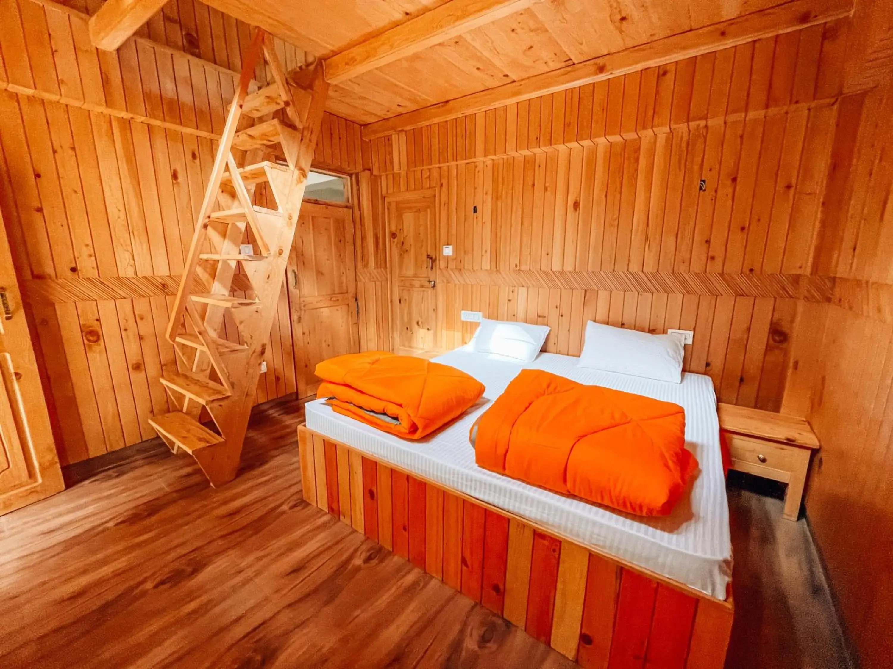 Deluxe Double Room in Madpackers Jibhi - Of Streamsides & Waterfalls Deluxe Double Room in Madpackers Jibhi - Of Streamsides & Waterfalls