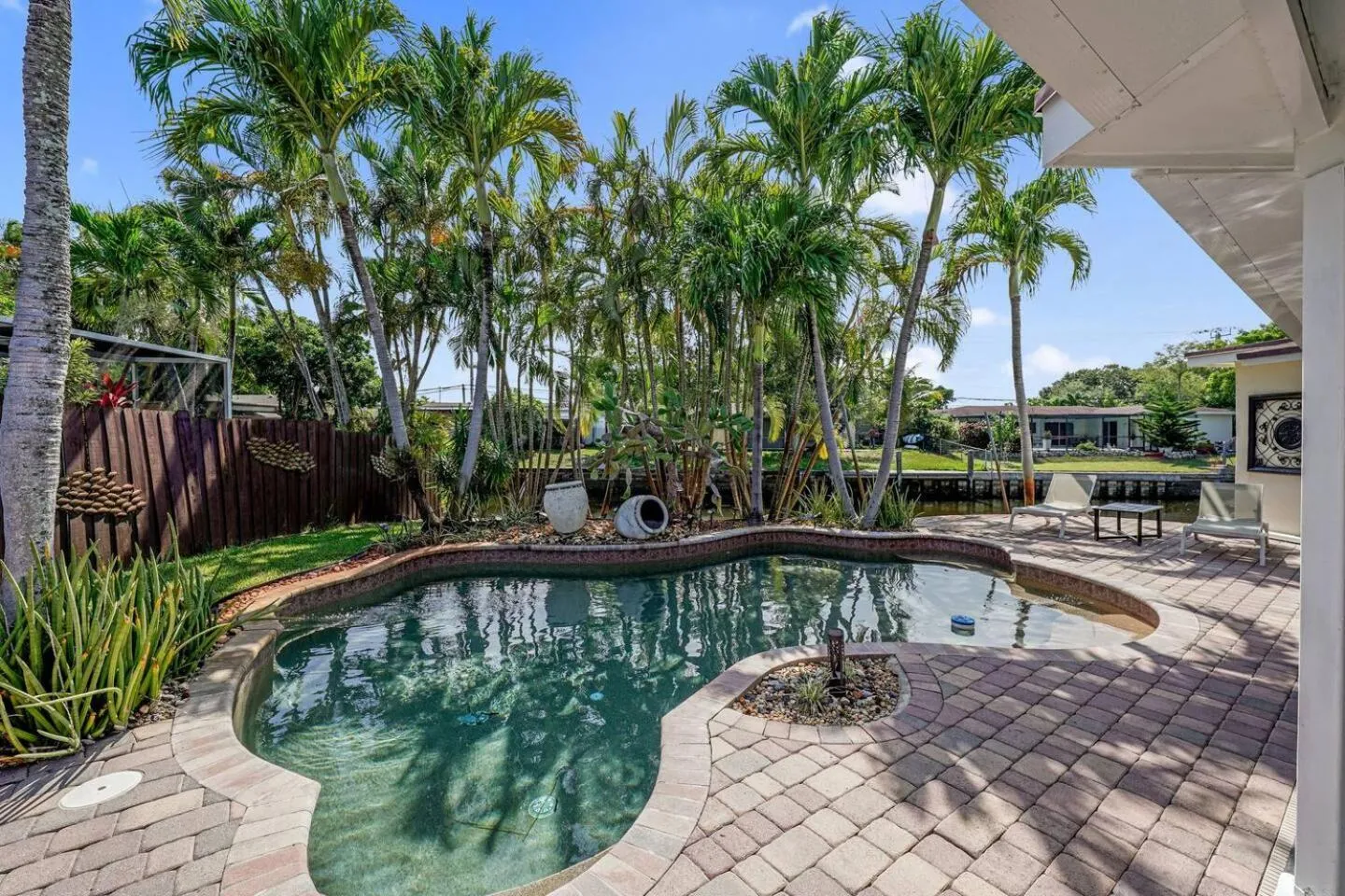 Home wpool by PMI OP Canal