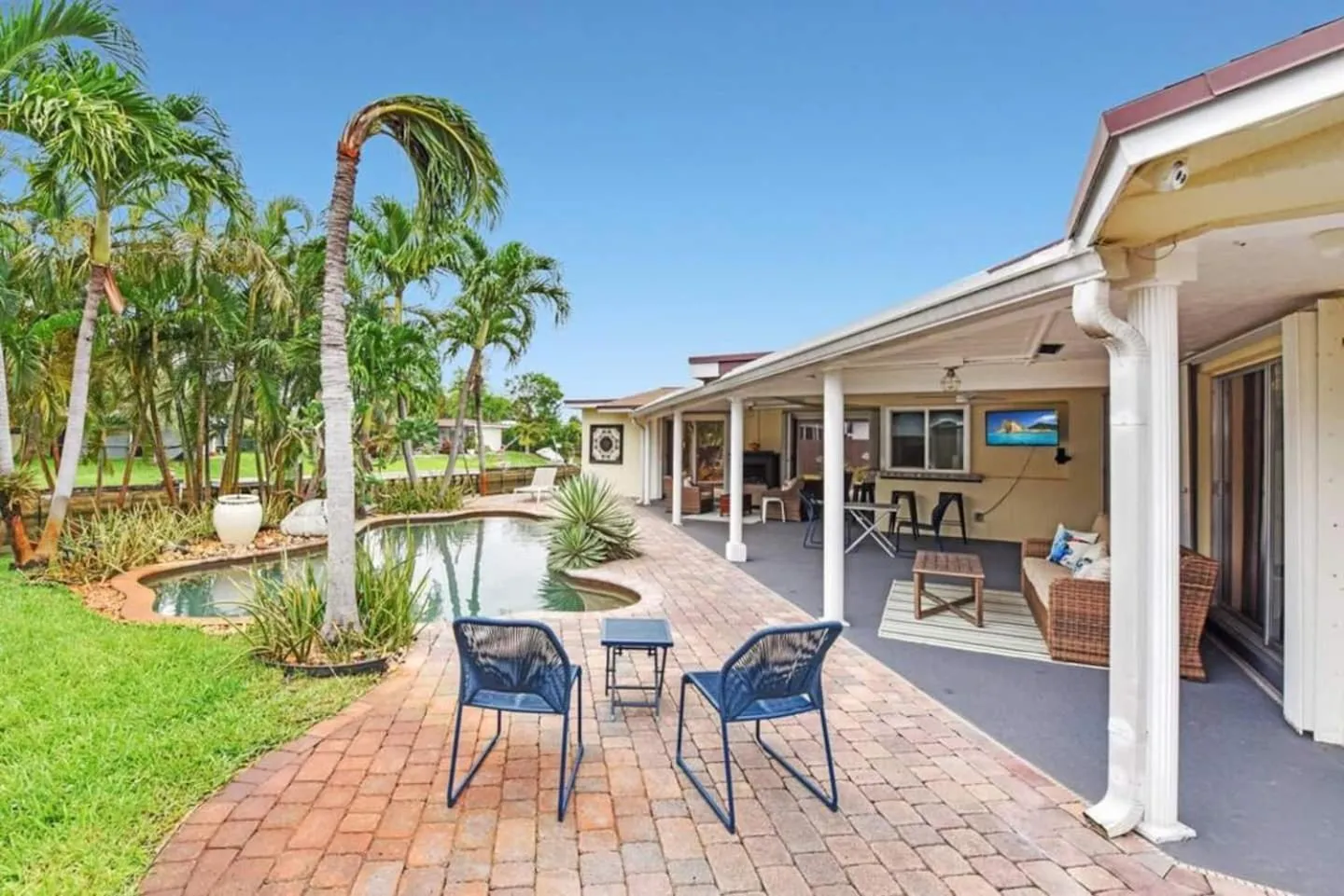 Home wpool by PMI OP Canal