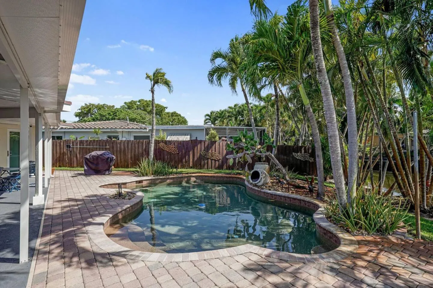 Home wpool by PMI OP Canal