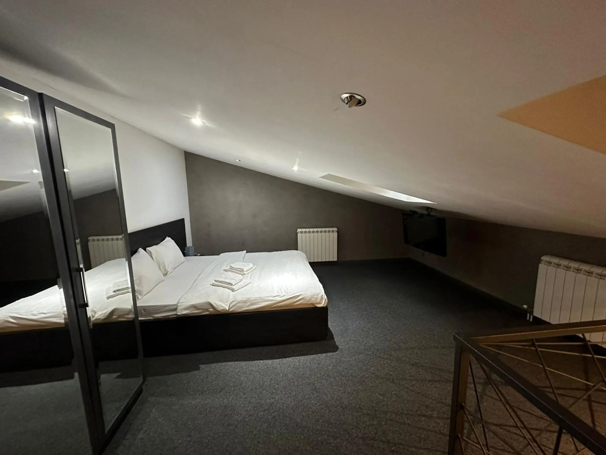 Bed in Central Park Residence