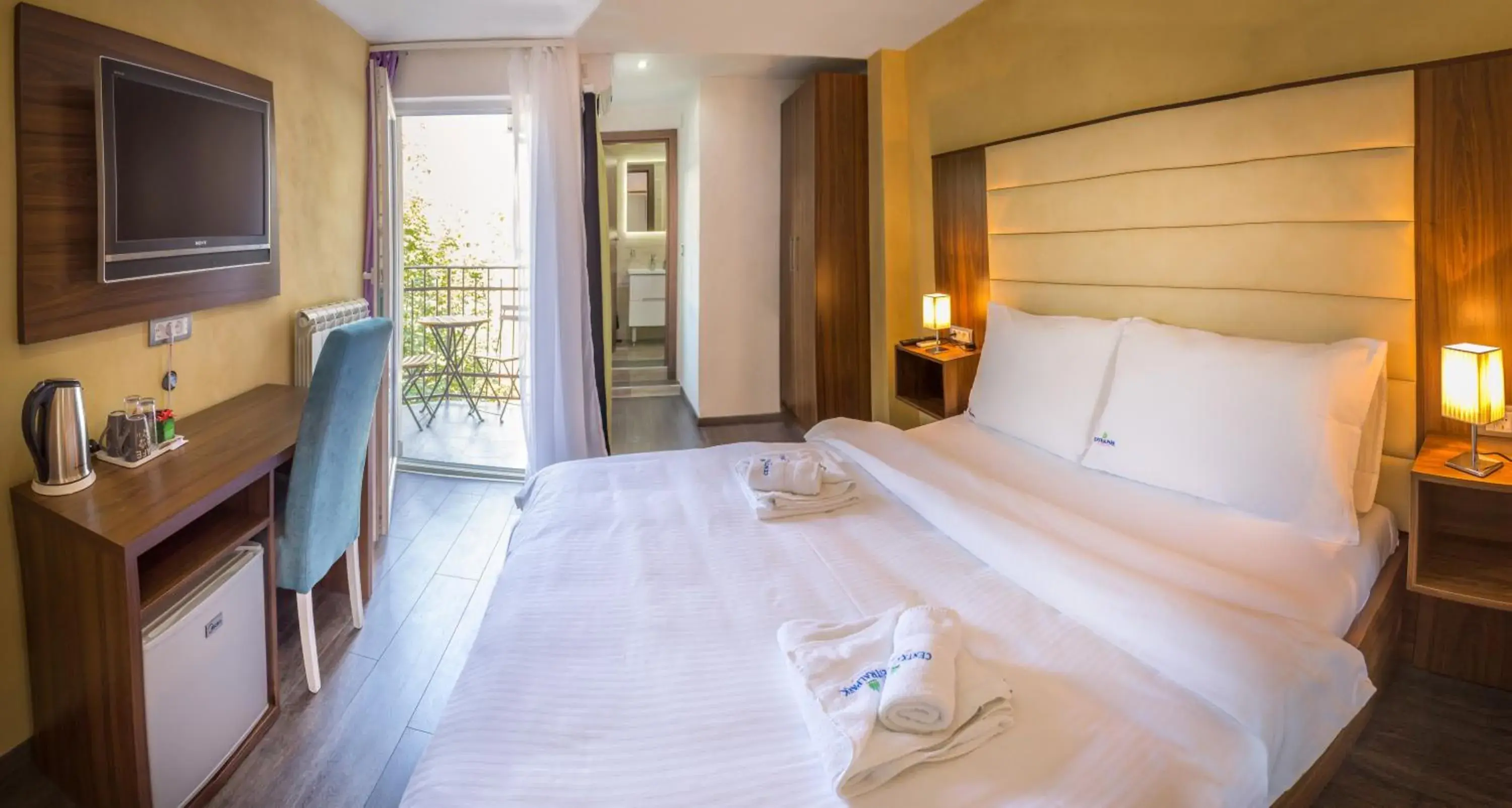 Bedroom, Bed in Central Park Residence Bedroom, Bed in Central Park Residence