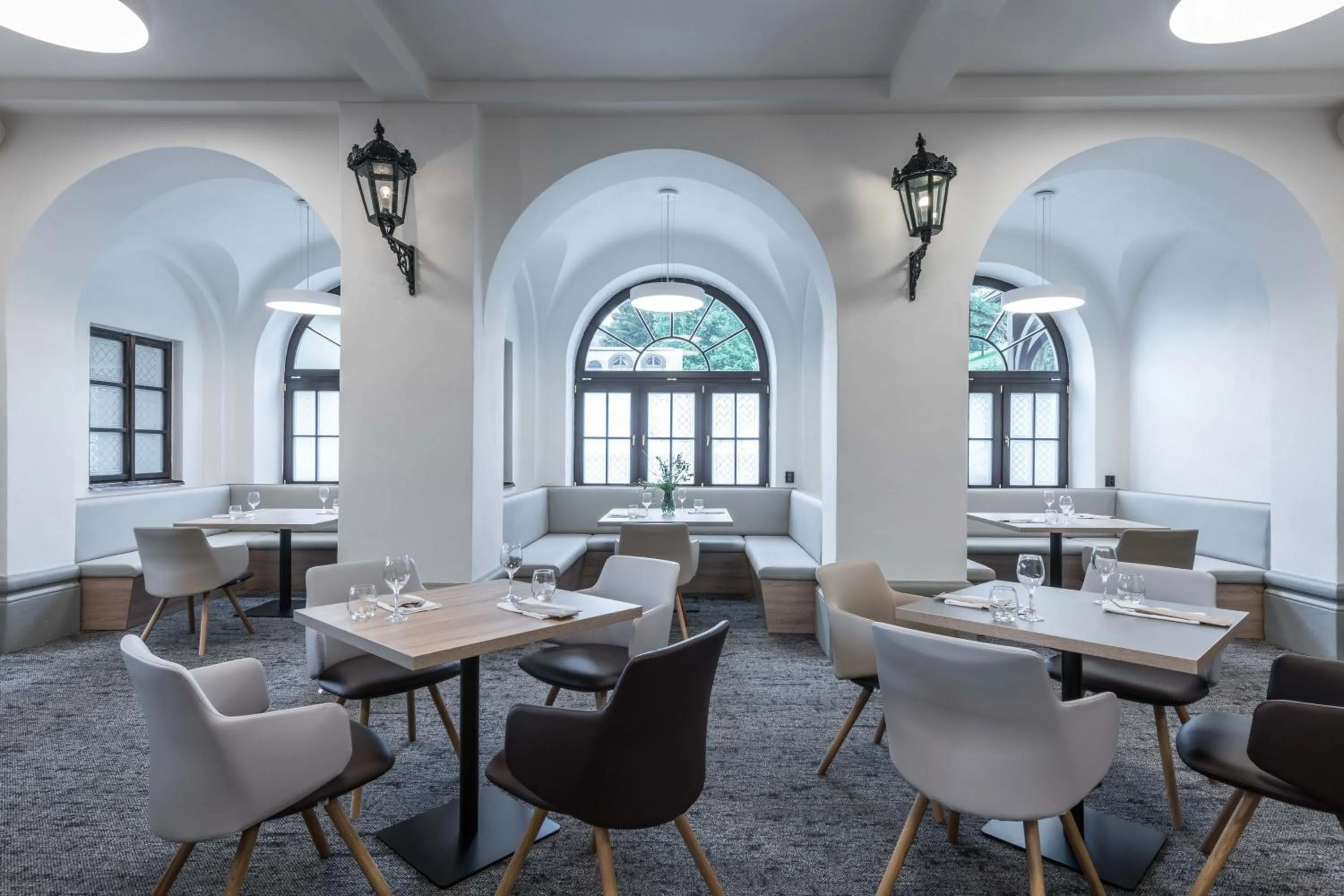 Restaurant/places to eat in Hotel Praha