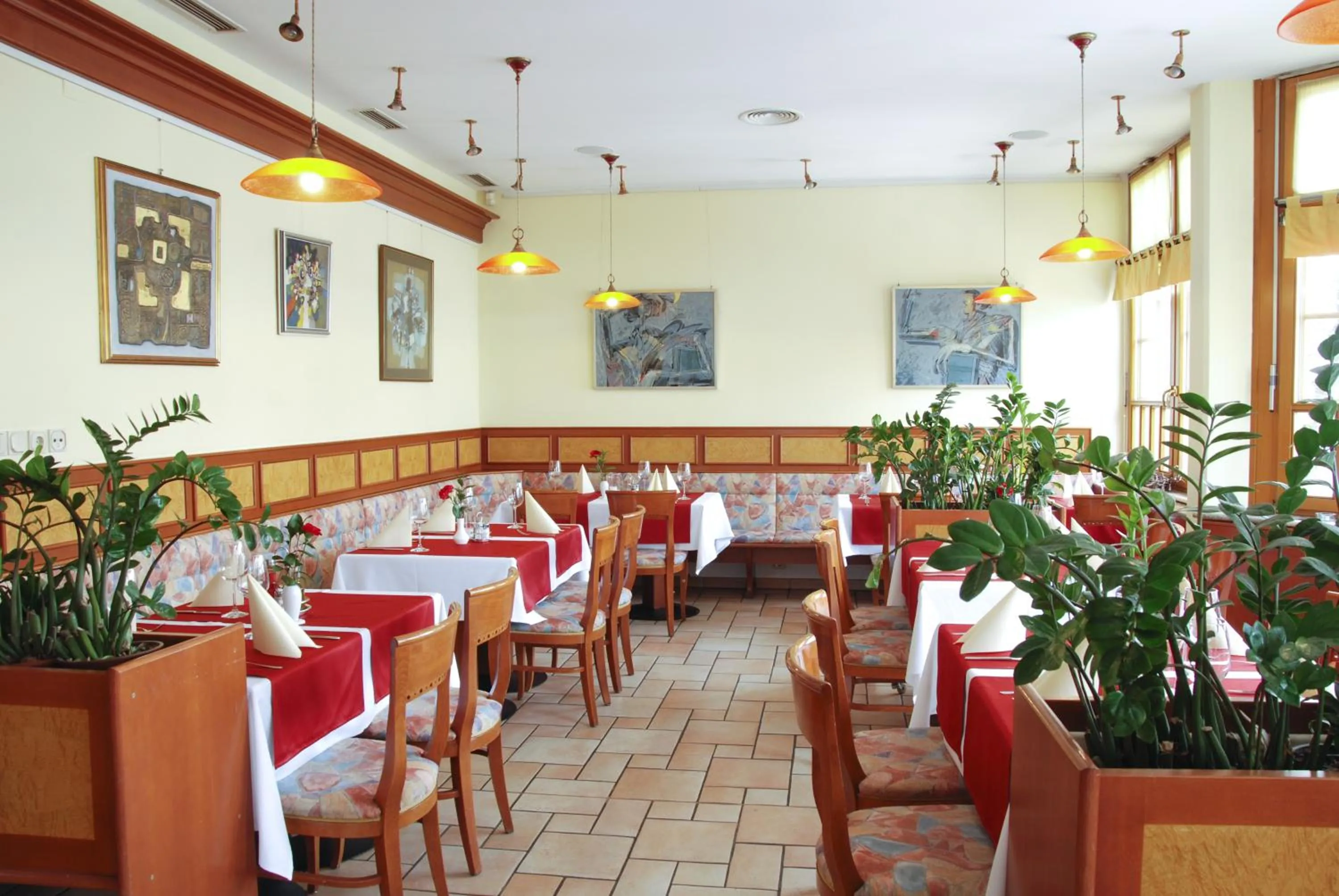 Restaurant/places to eat in Guest House Arvaj