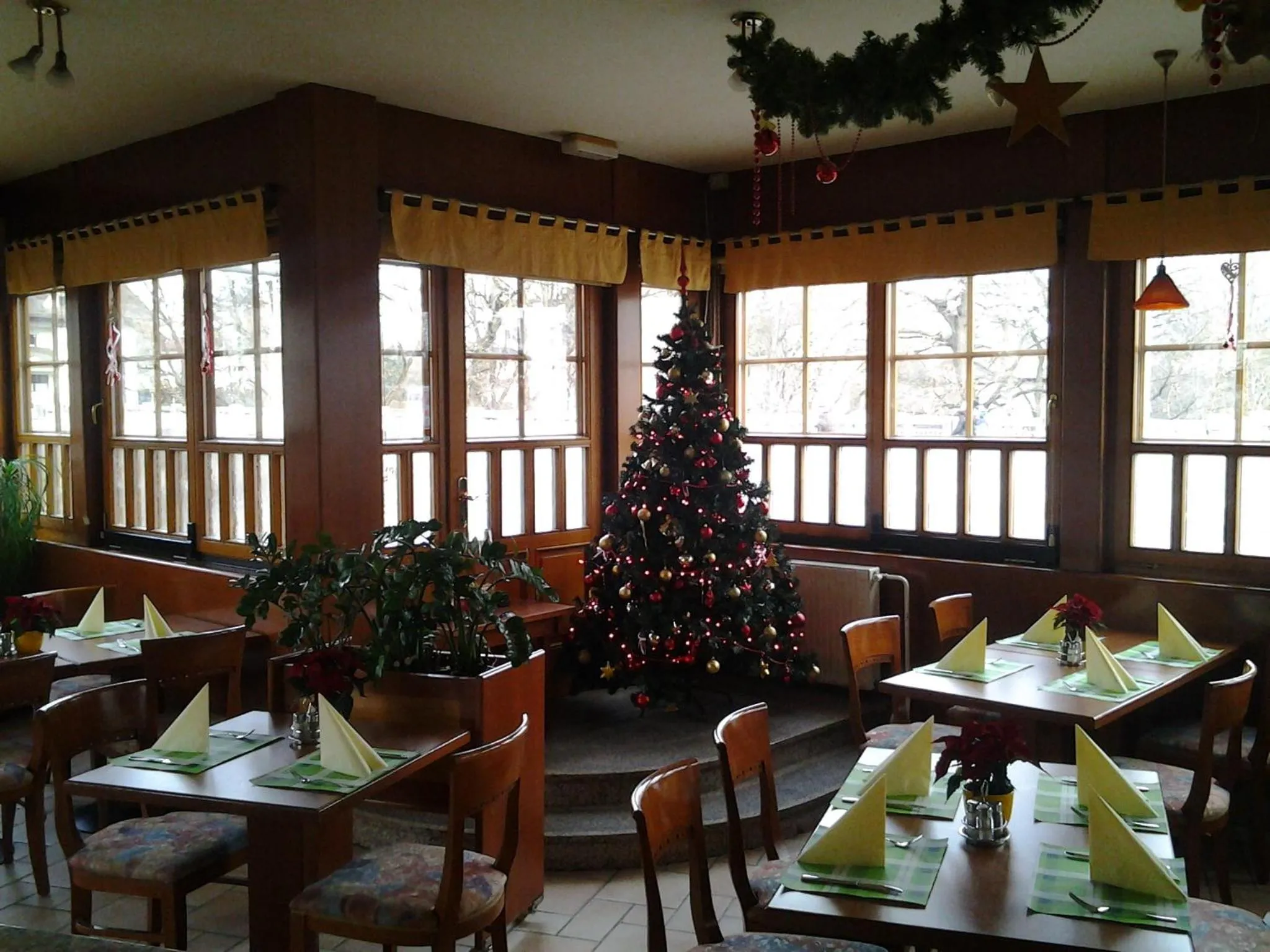 Restaurant/places to eat in Guest House Arvaj