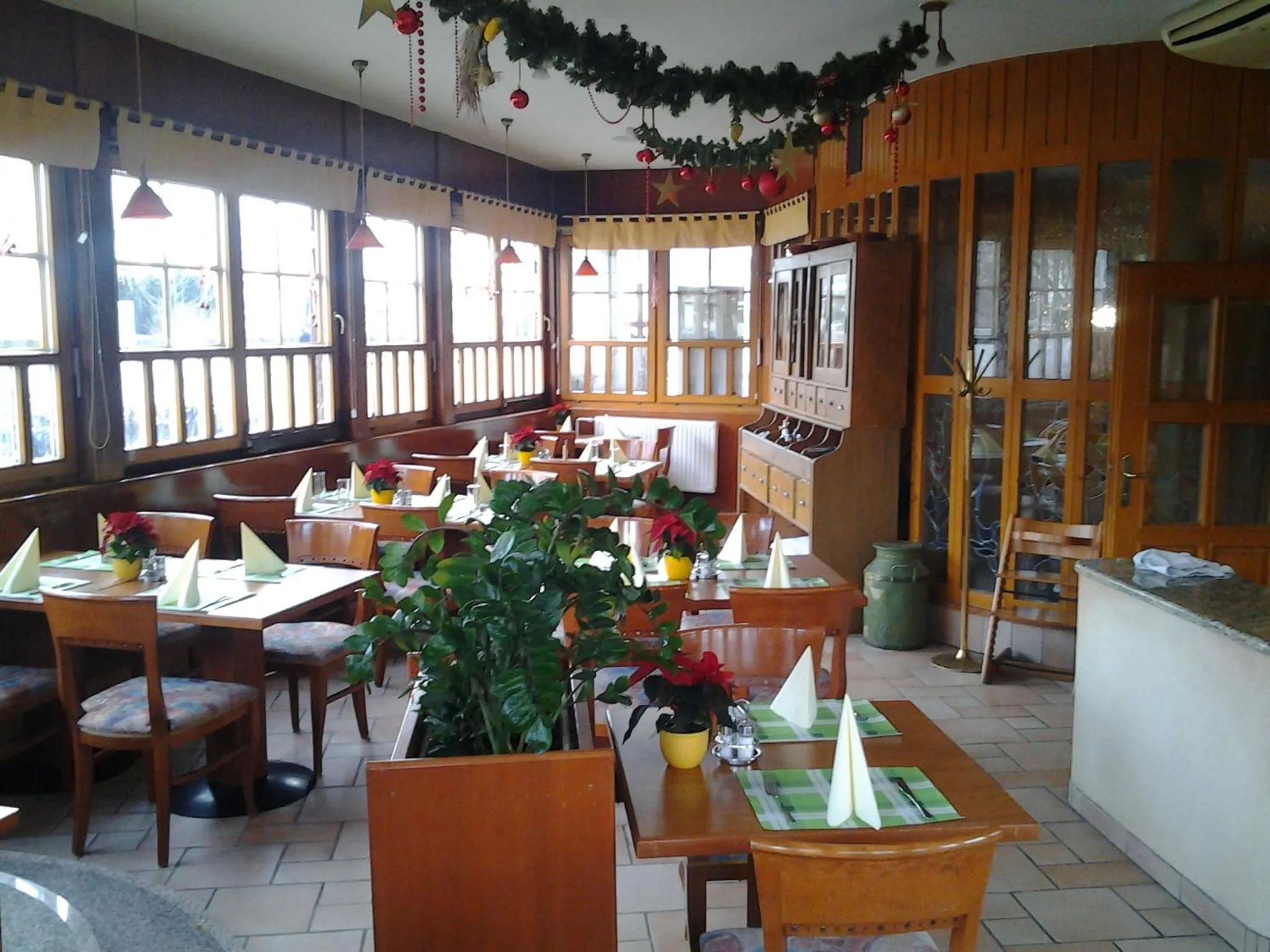 Restaurant/places to eat in Guest House Arvaj
