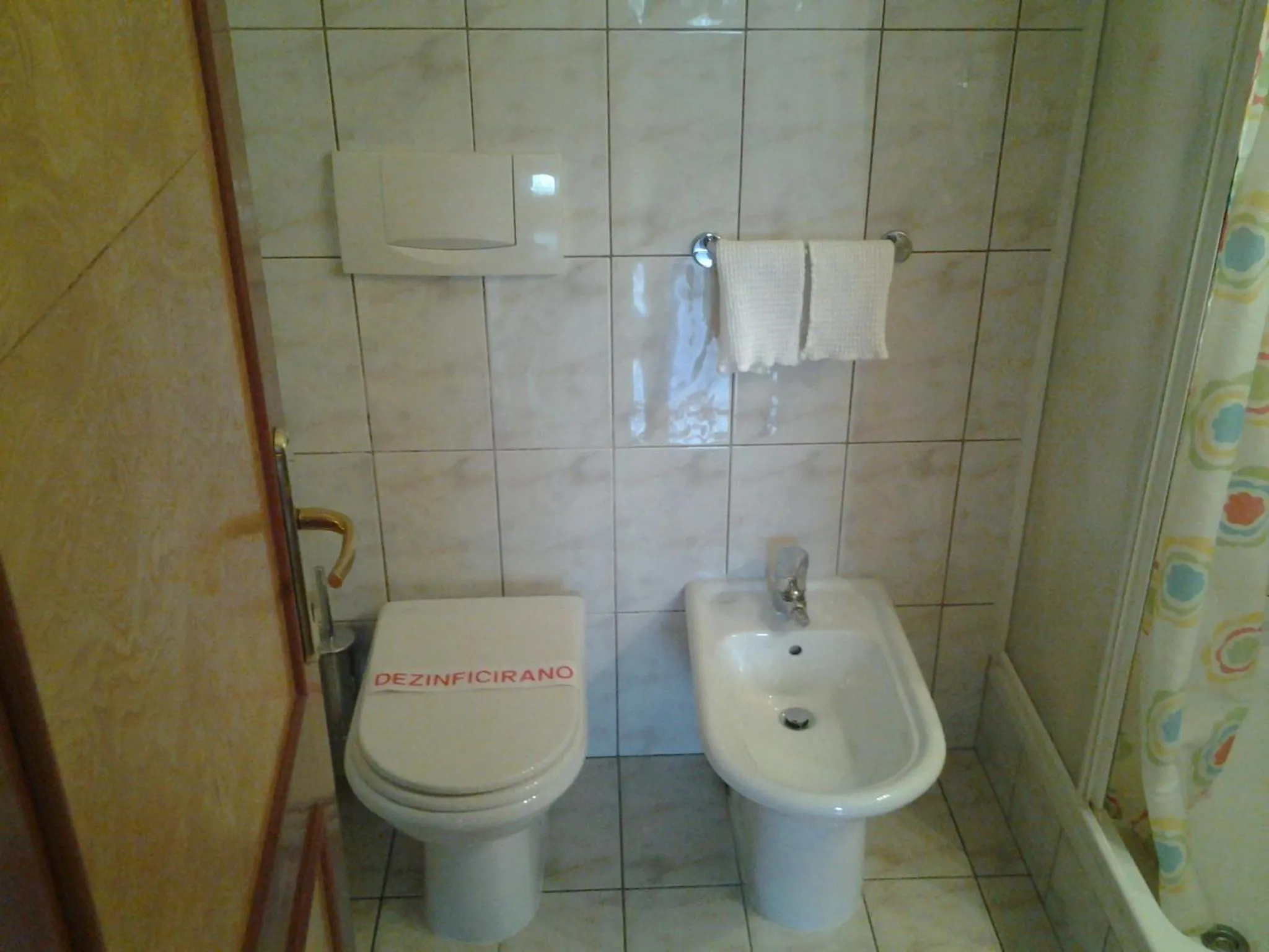 Toilet in Guest House Arvaj