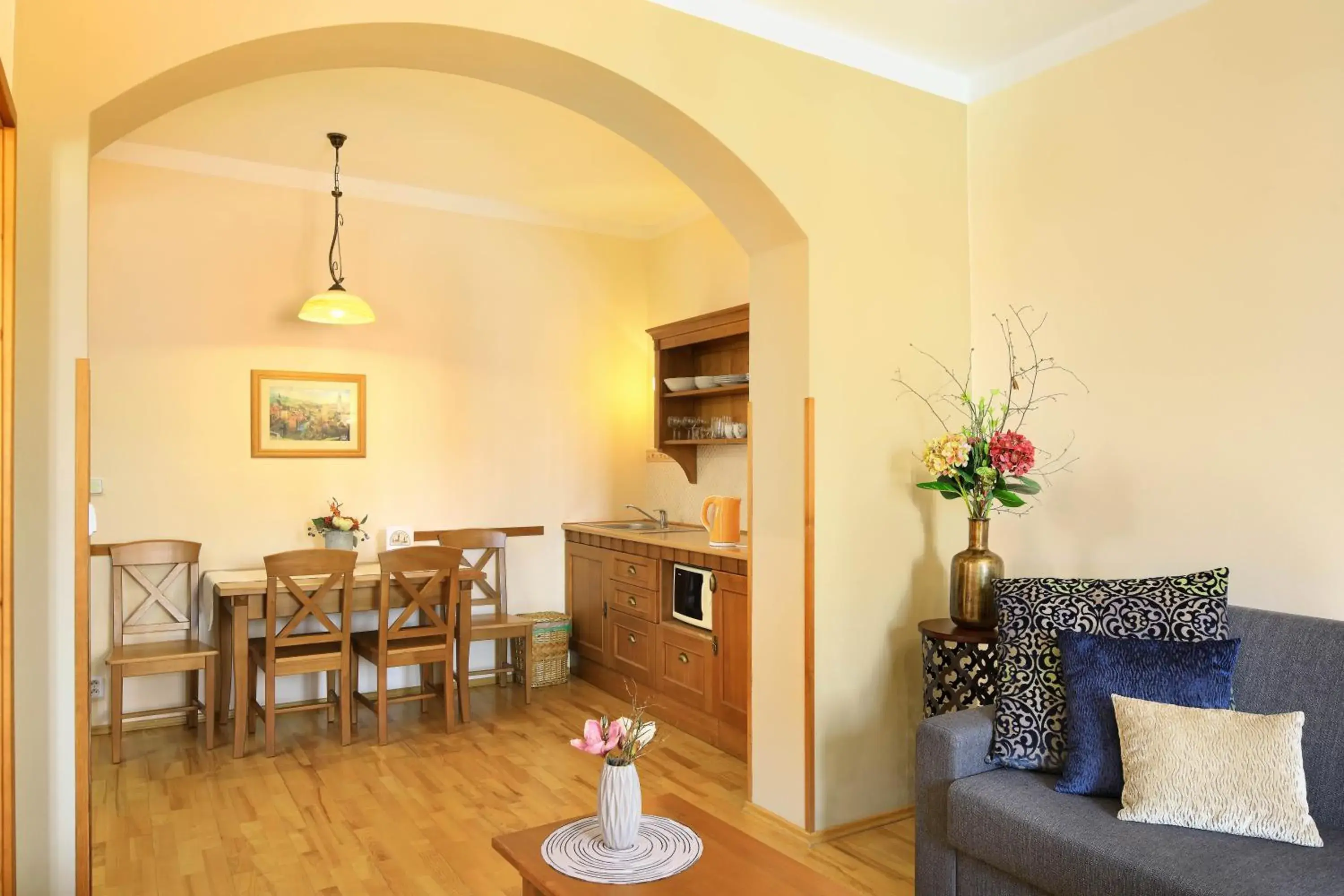 Dining area in Castle View Apartments Dining area in Castle View Apartments