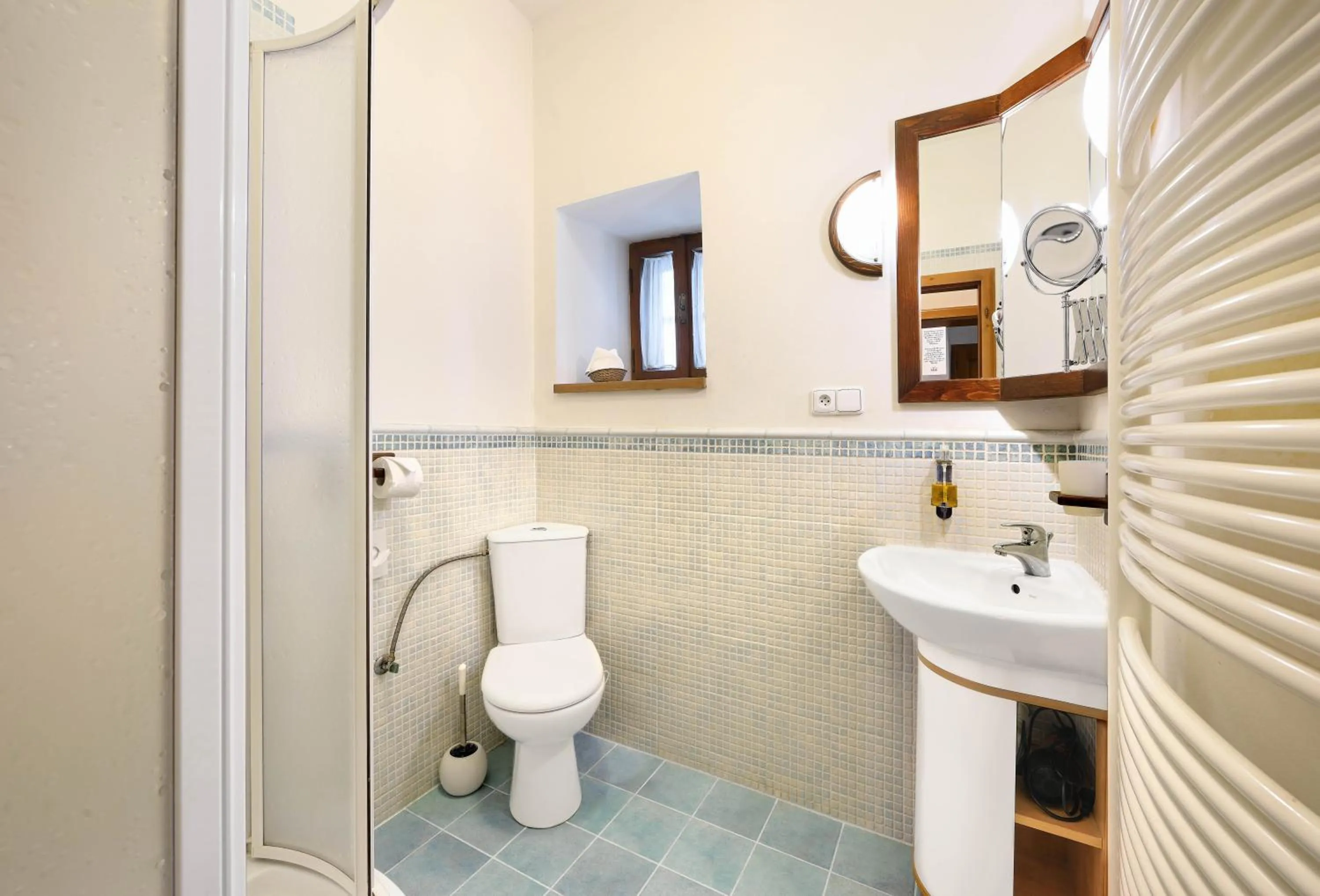 Bathroom in Castle View Apartments