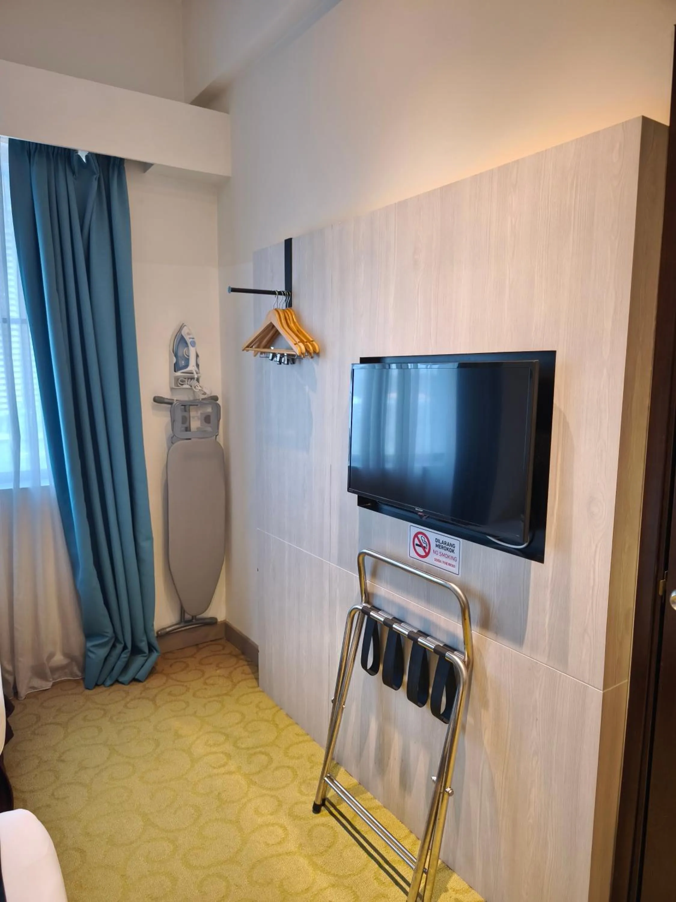 TV and multimedia in Alamis City Kuala Lumpur - Formerly EDC Hotel Kuala Lumpur