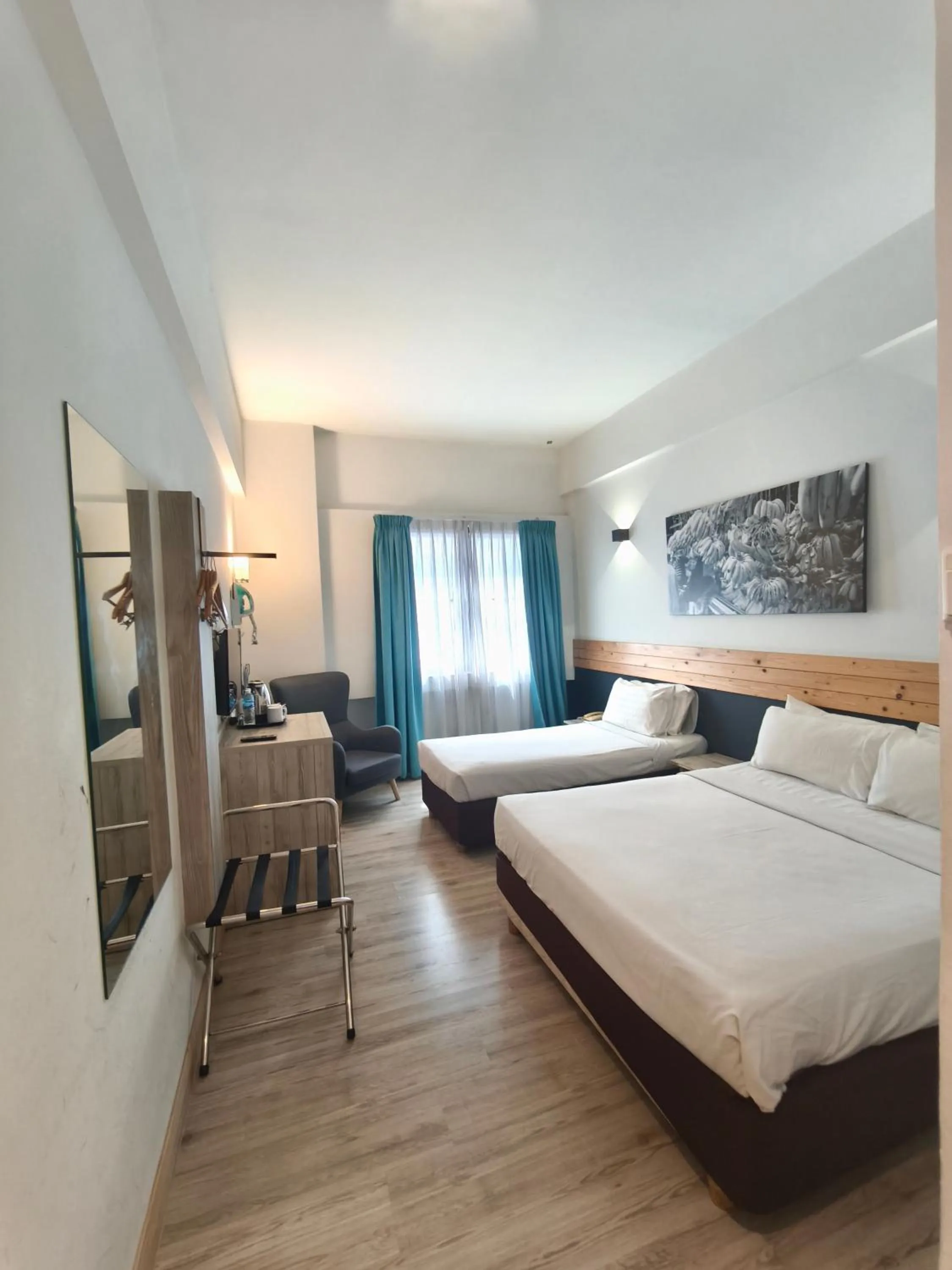 Photo of the whole room, Bed in Alamis City Kuala Lumpur - Formerly EDC Hotel Kuala Lumpur