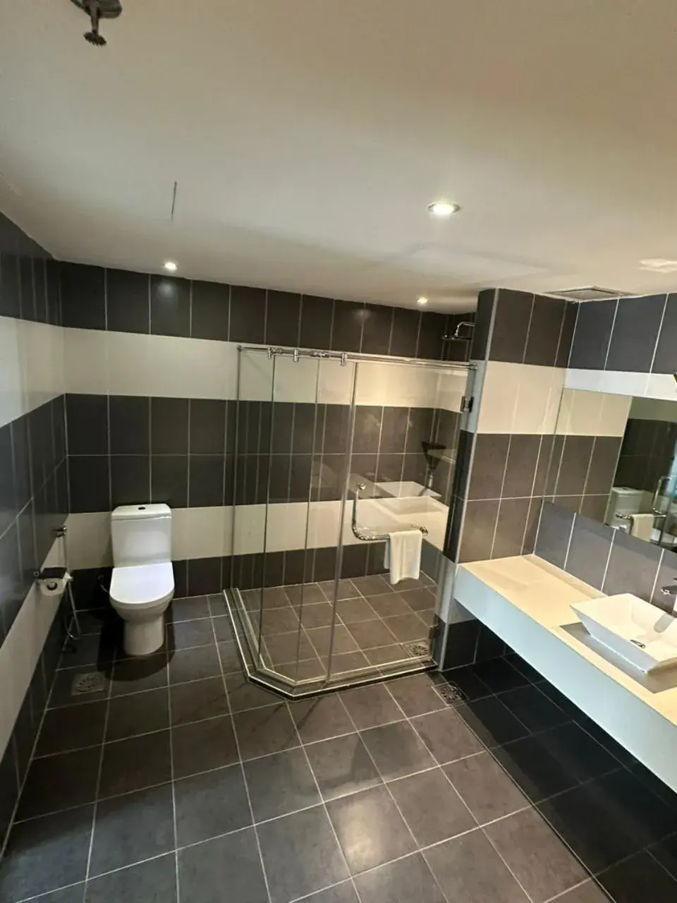 Bathroom in Alamis City Kuala Lumpur - Formerly EDC Hotel Kuala Lumpur Bathroom in Alamis City Kuala Lumpur - Formerly EDC Hotel Kuala Lumpur