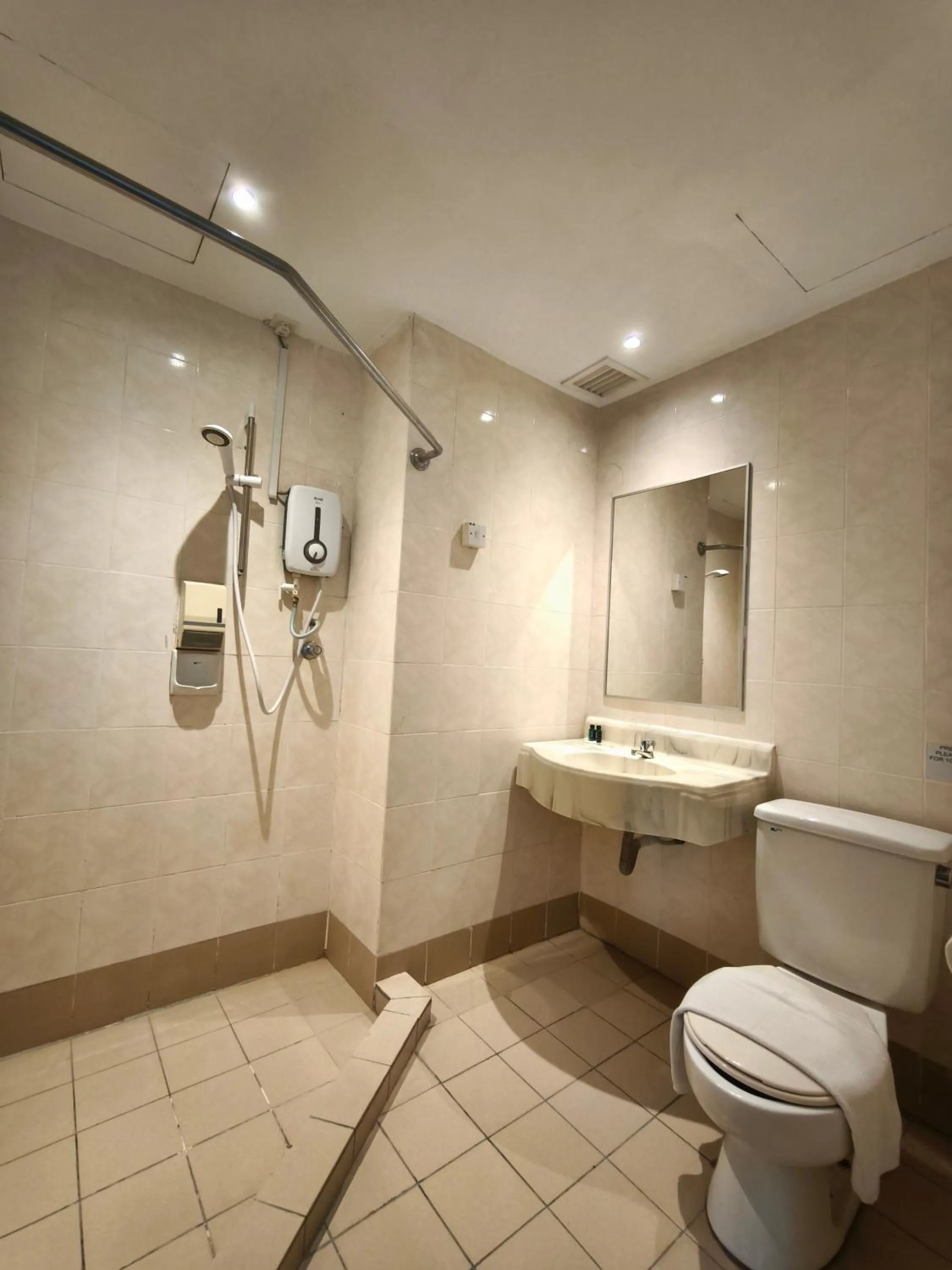 Bathroom in Alamis City Kuala Lumpur - Formerly EDC Hotel Kuala Lumpur