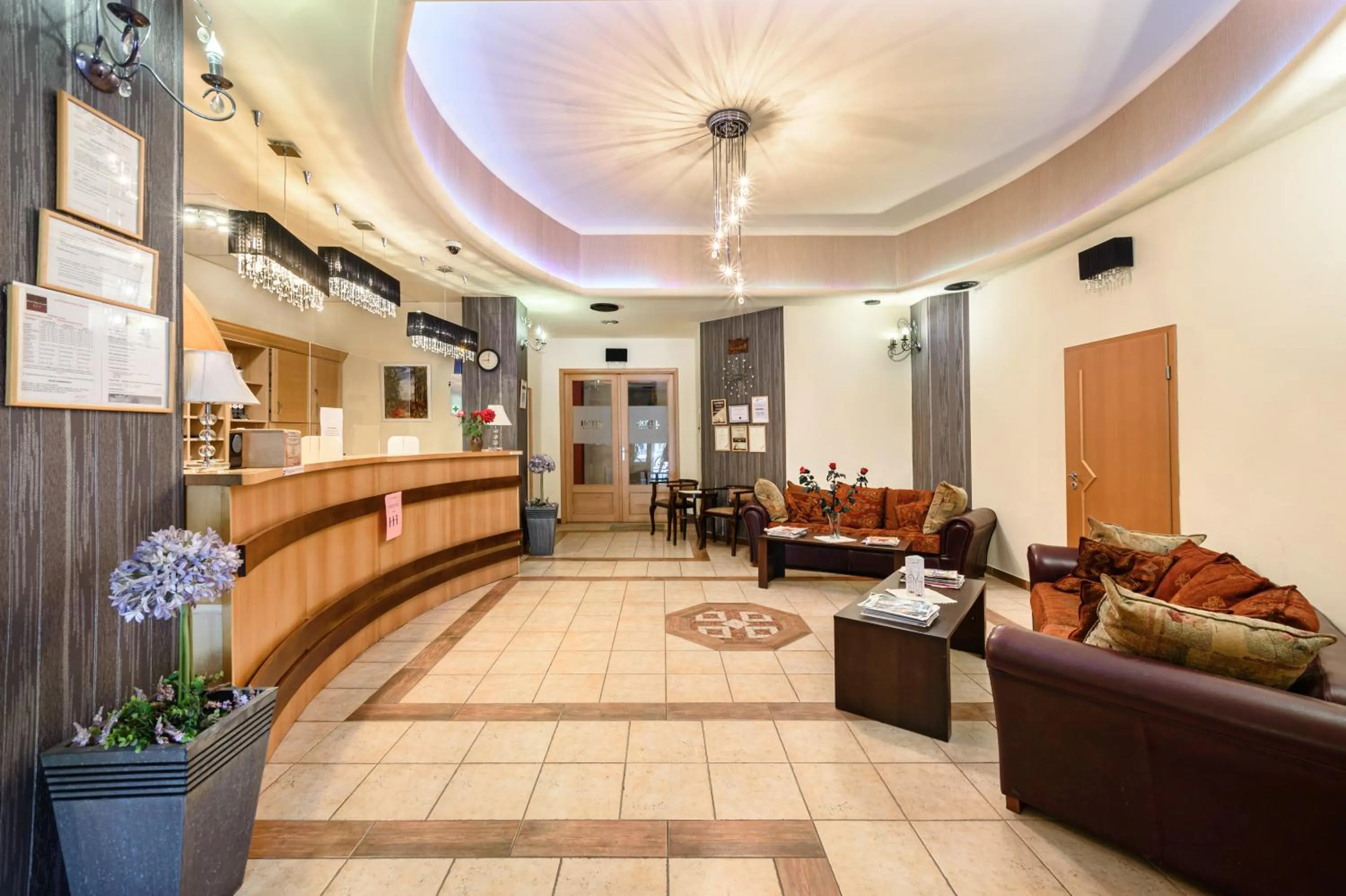 Lobby or reception in Hotel Négy Évszak