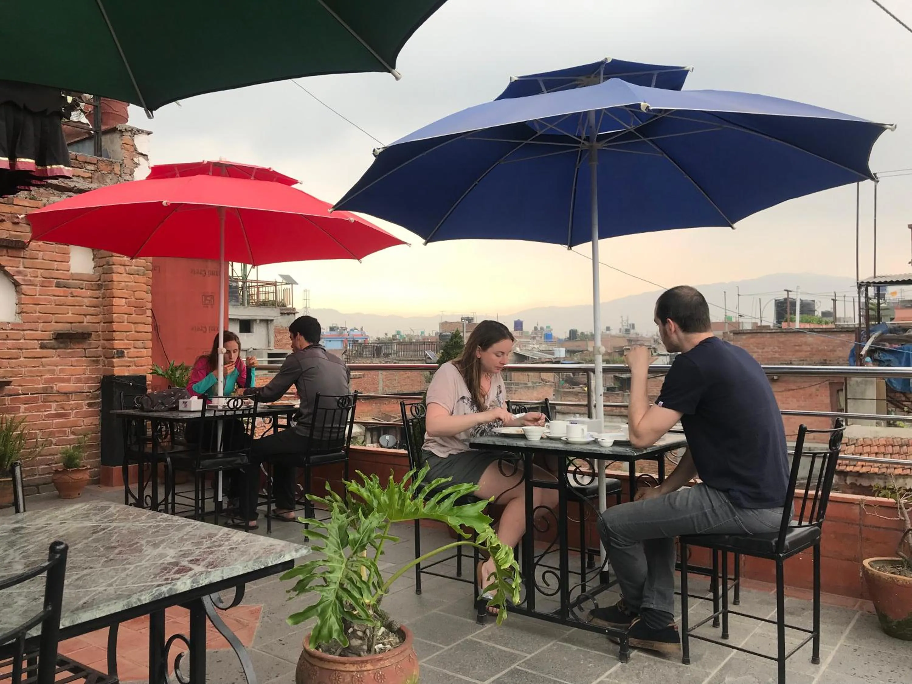 Restaurant/places to eat in Hotel vintage Home