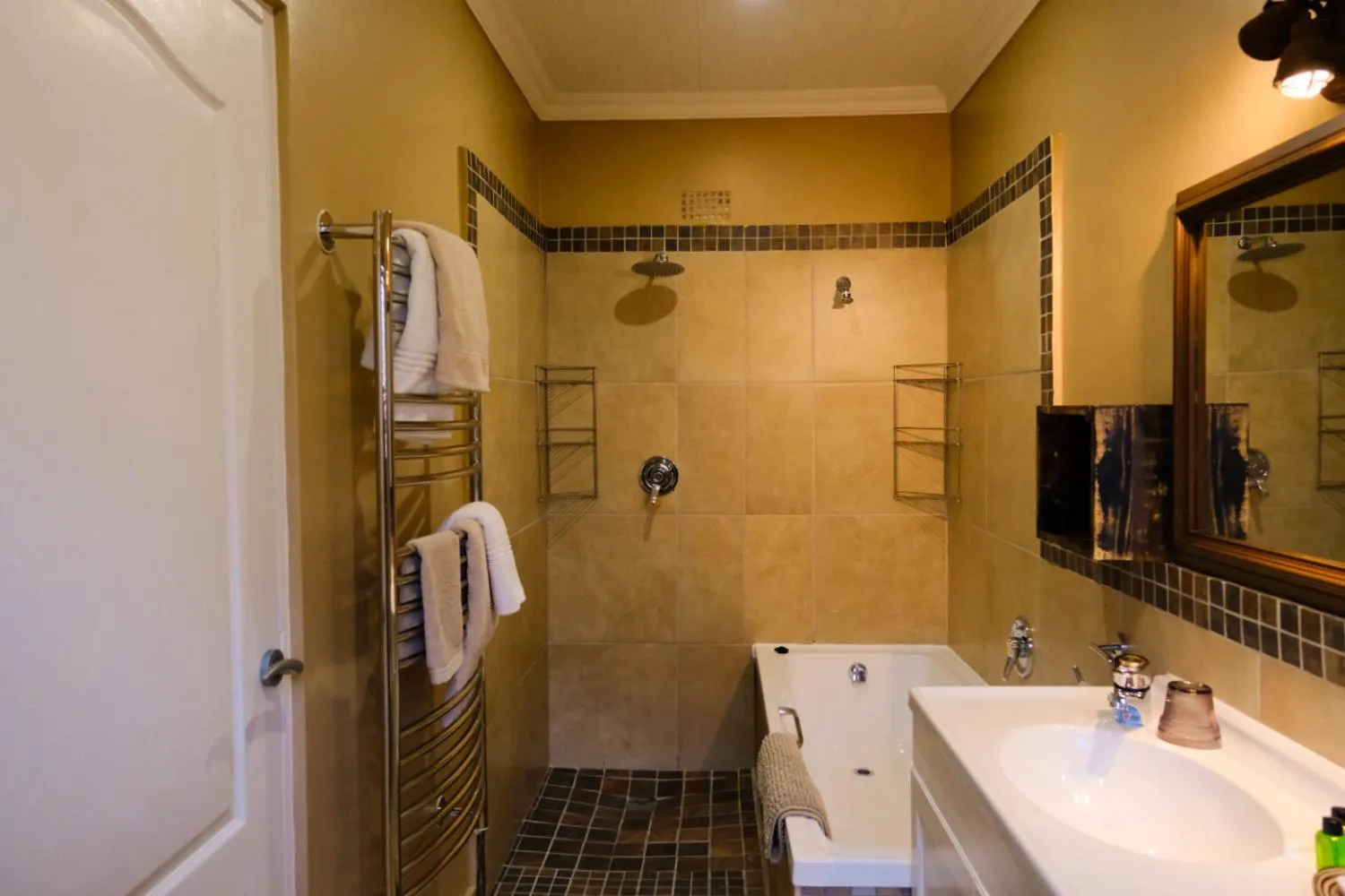 BWHALE guest house B&B