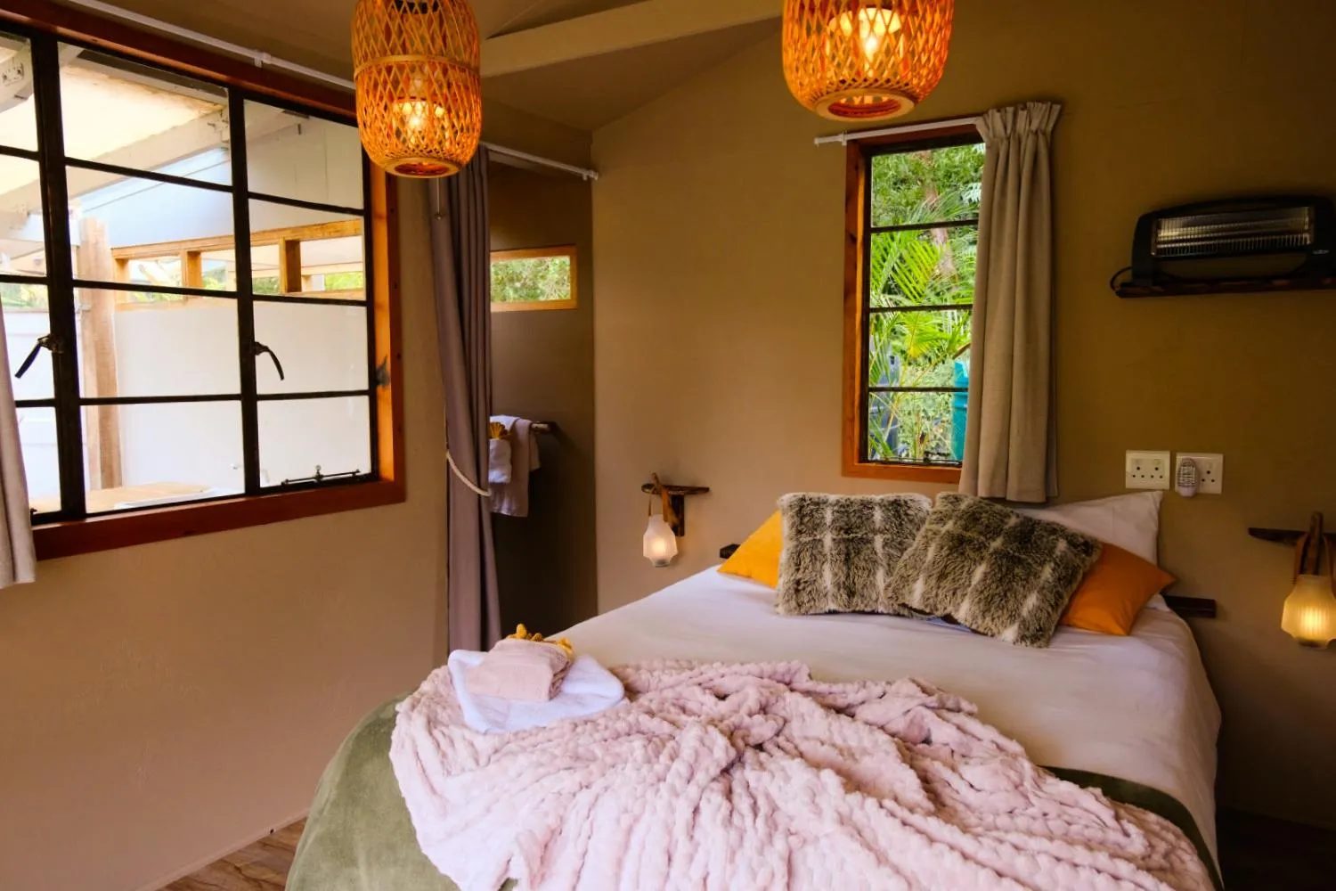 Bed in BWHALE guest house B&B