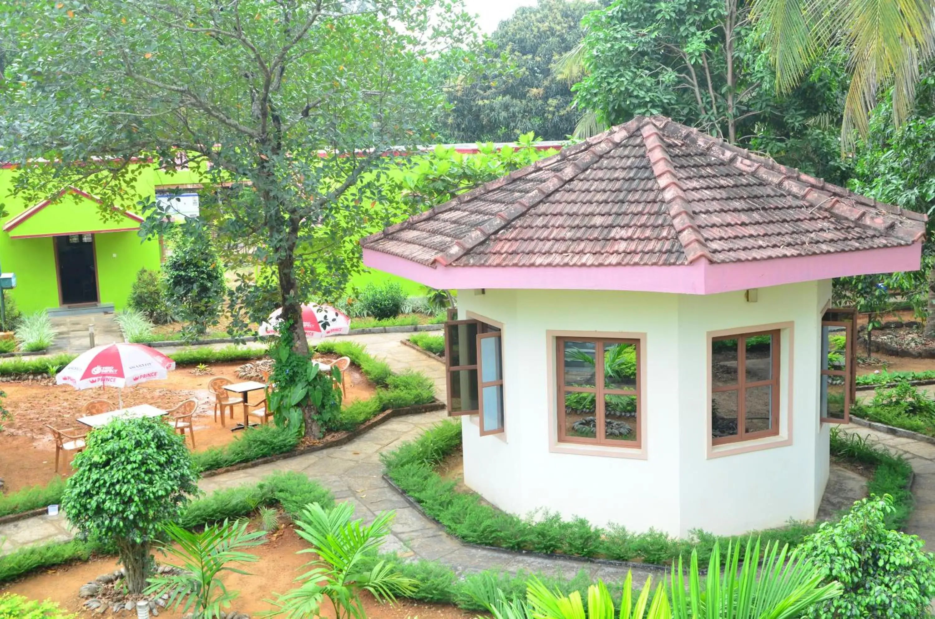 Property building in Sunny's Serenity Resort Property building in Sunny's Serenity Resort