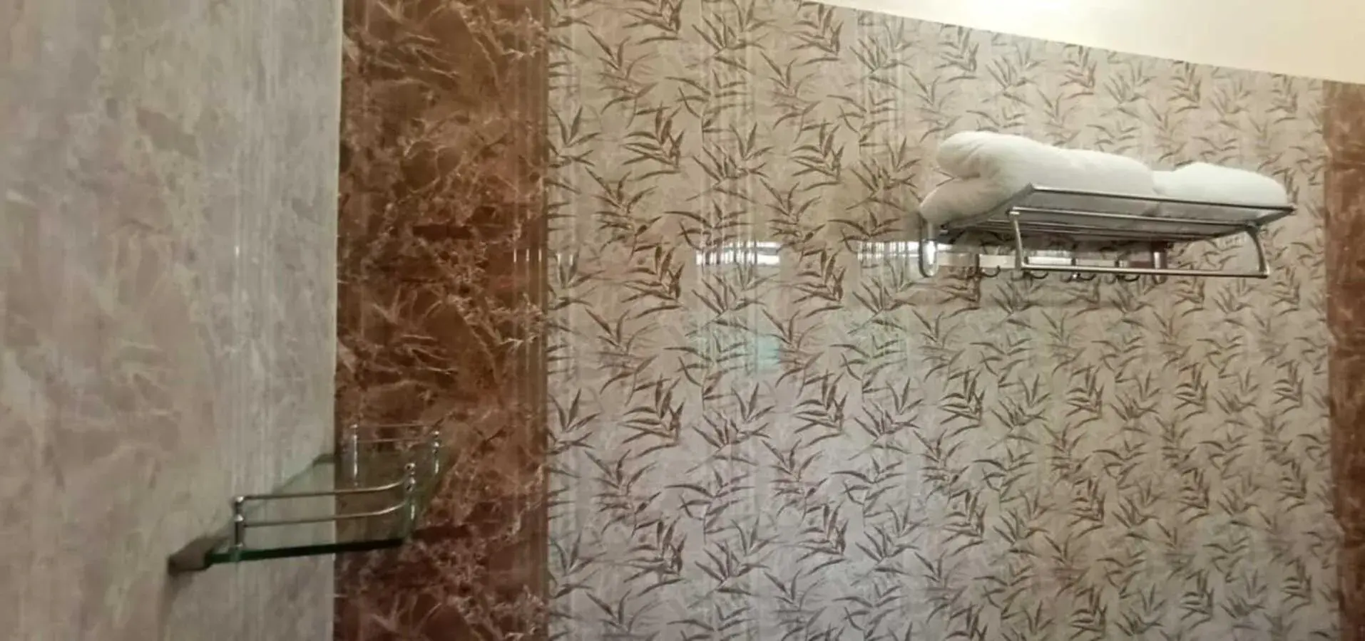 Bathroom in Sunny's Serenity Resort Bathroom in Sunny's Serenity Resort