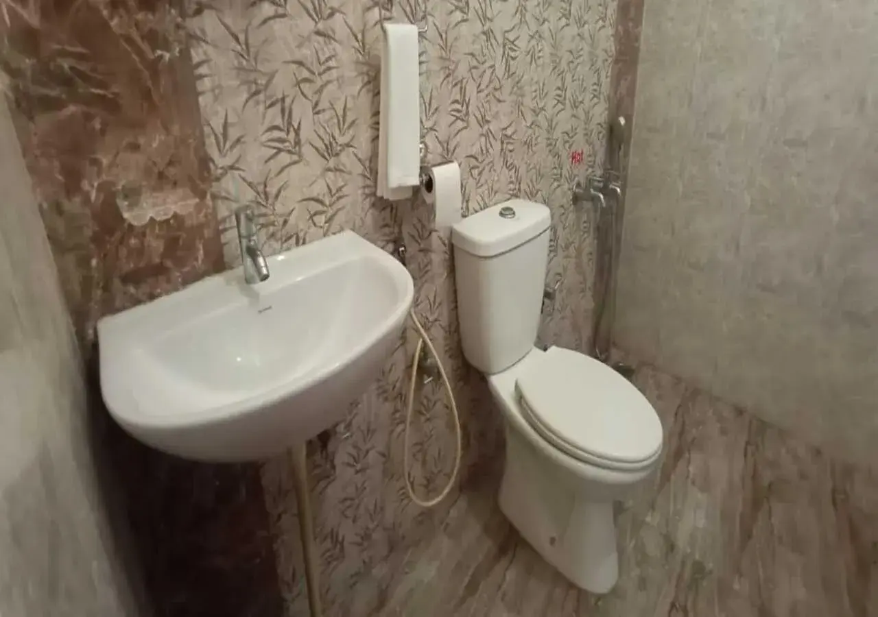 Bathroom in Sunny's Serenity Resort Bathroom in Sunny's Serenity Resort