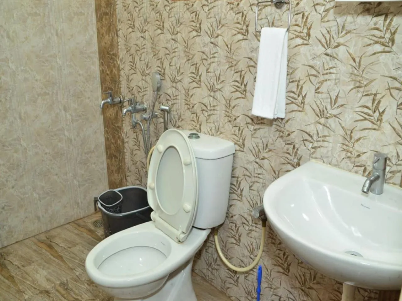 Bathroom in Sunny's Serenity Resort