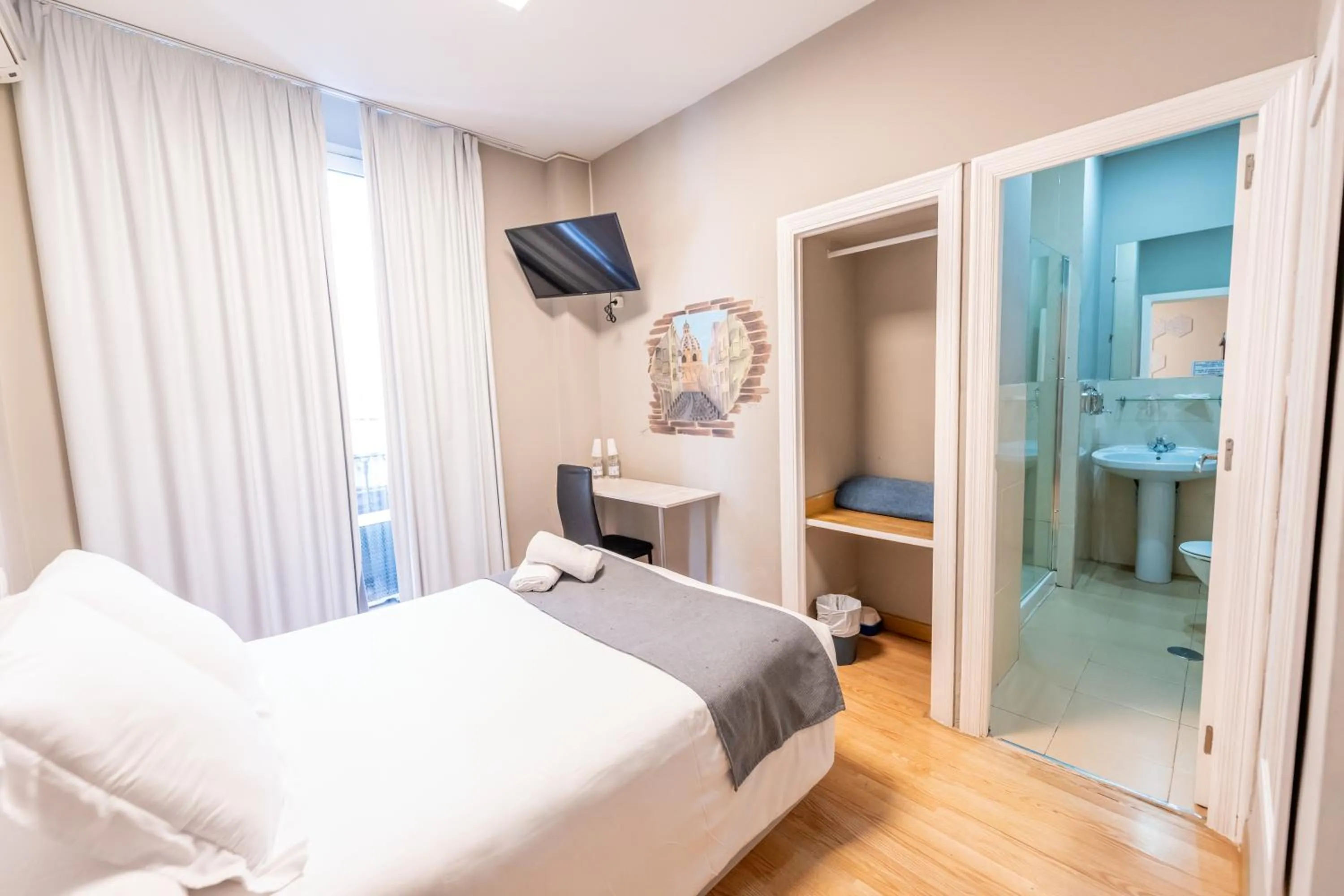 Bed in Hotel Monasterio Granada - Adults Only