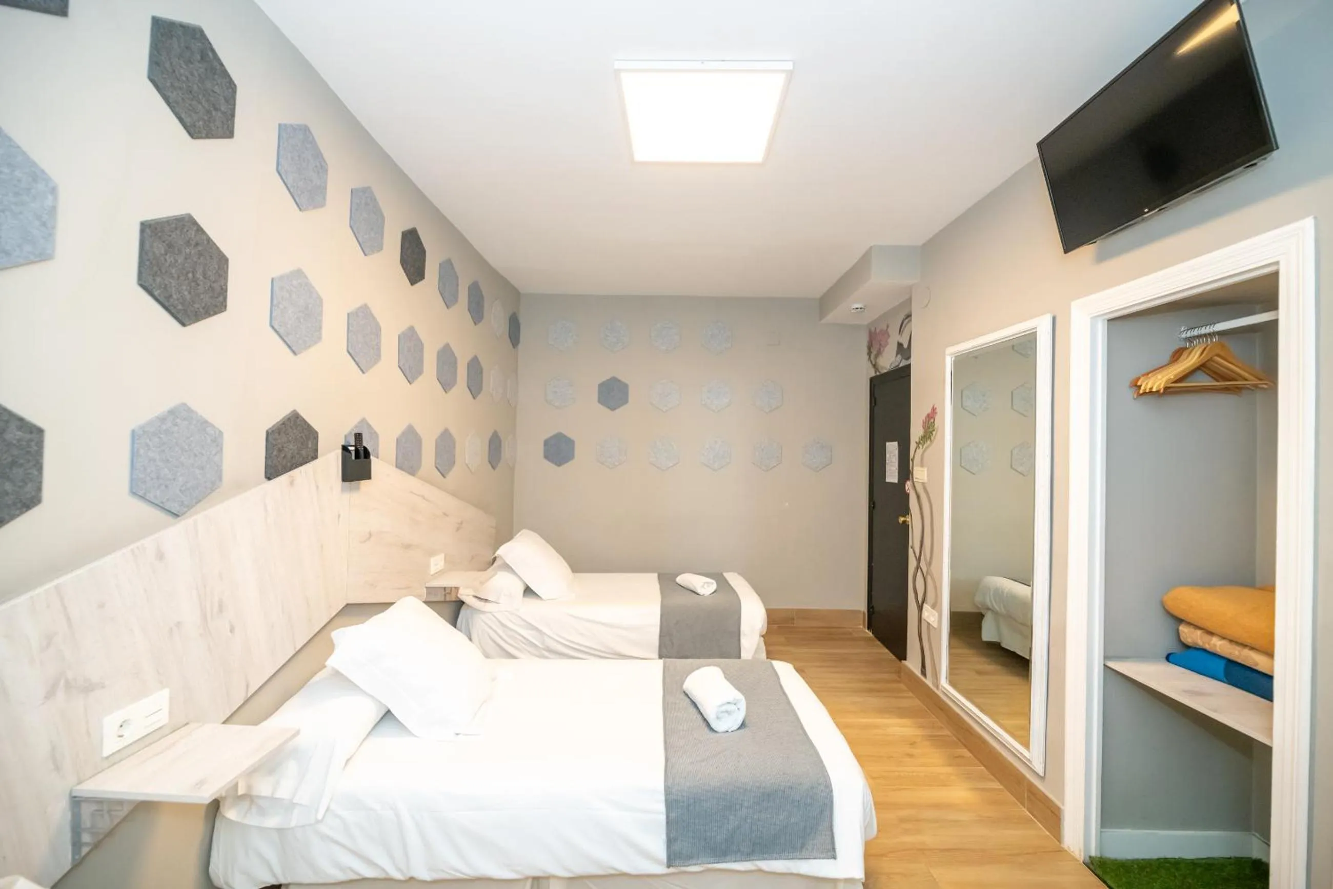 Decorative detail, Bed in Hotel Monasterio Granada - Adults Only