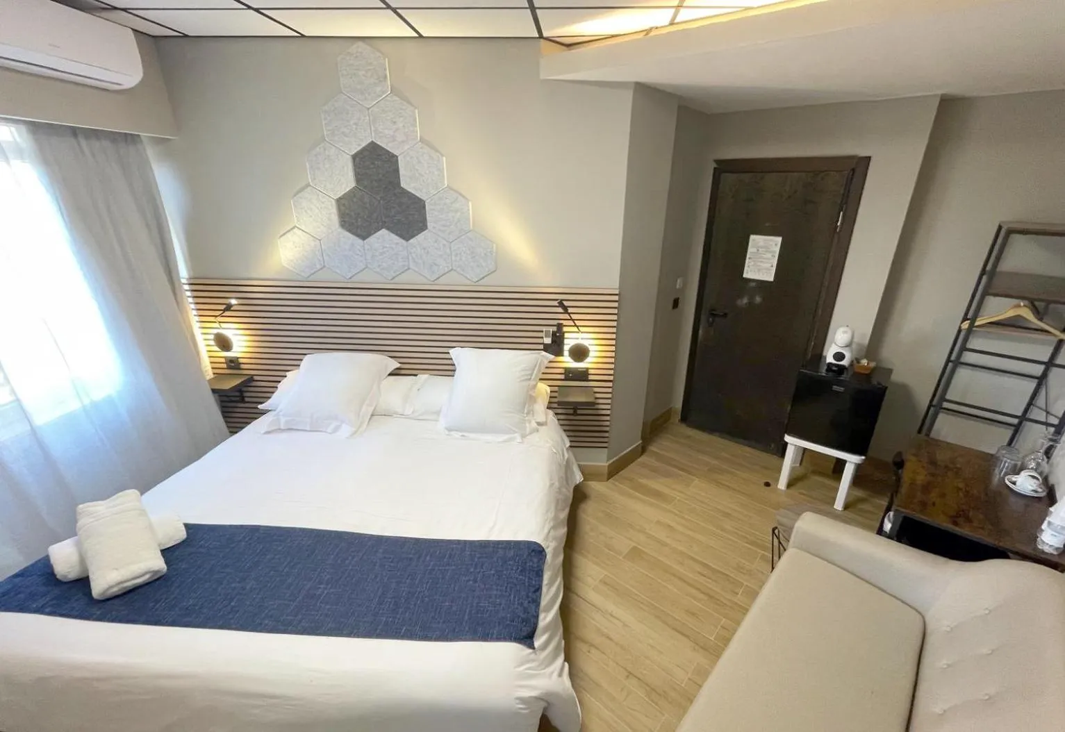 Bedroom, Bed in Hotel Monasterio Granada - Adults Only