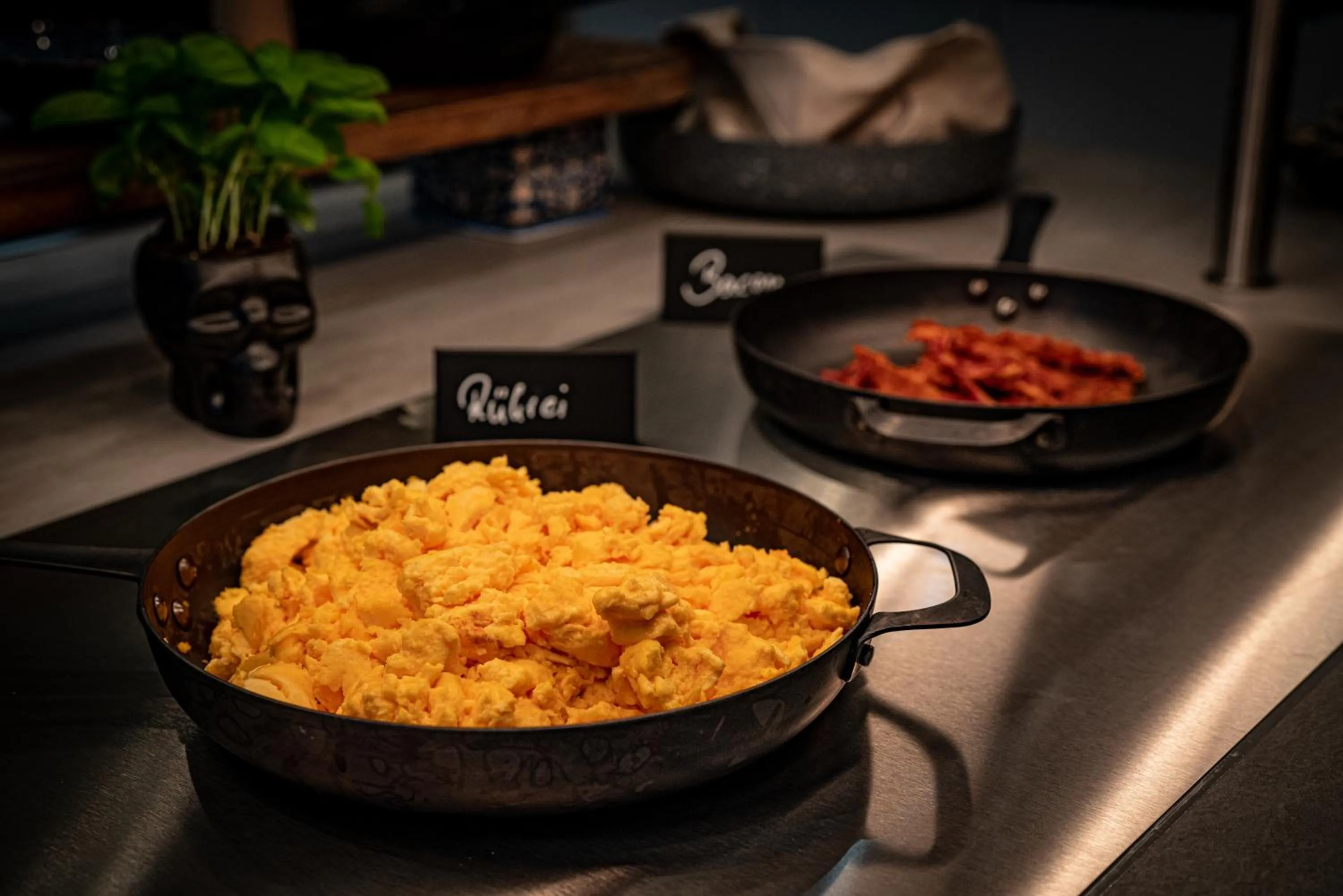 Food and drinks in LOGINN Hotel Stuttgart Zuffenhausen