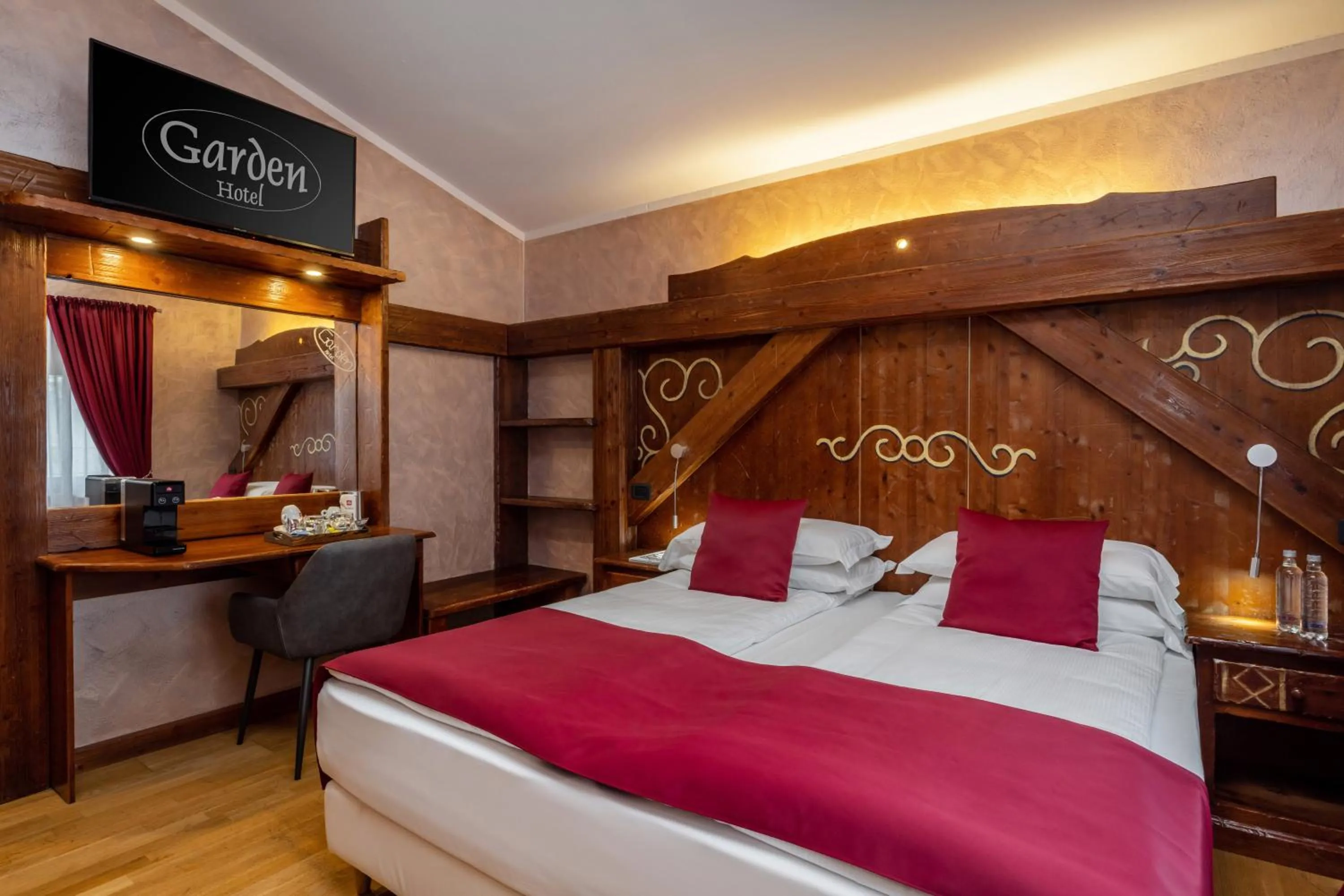 TV and multimedia, Bed in Garden Wellness Hotel S