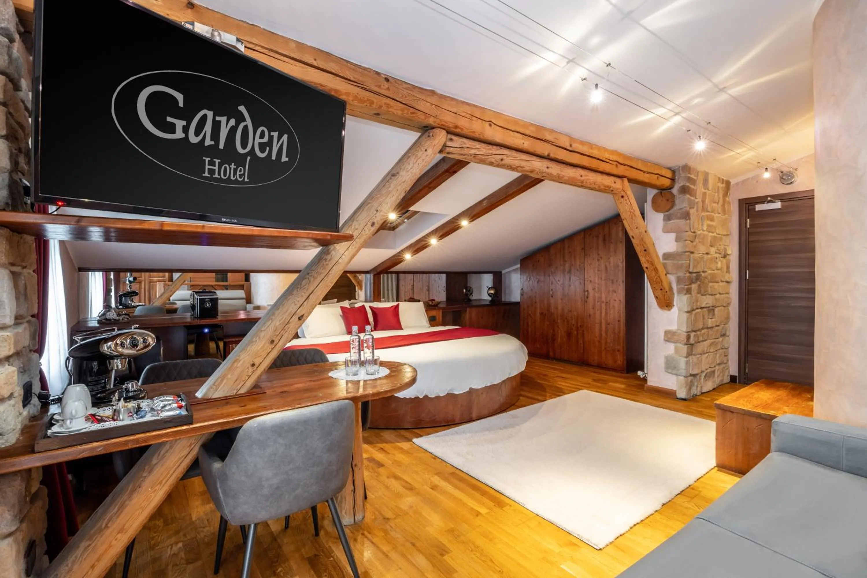 TV and multimedia, Bed in Garden Wellness Hotel S